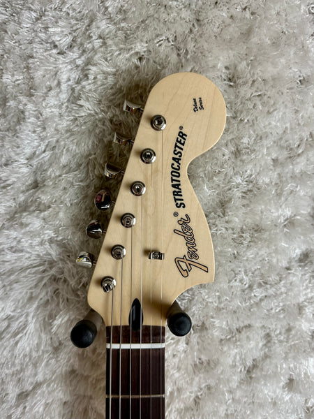 Fender Limited Edition Tom Delonge Stratocaster Graffiti Yellow