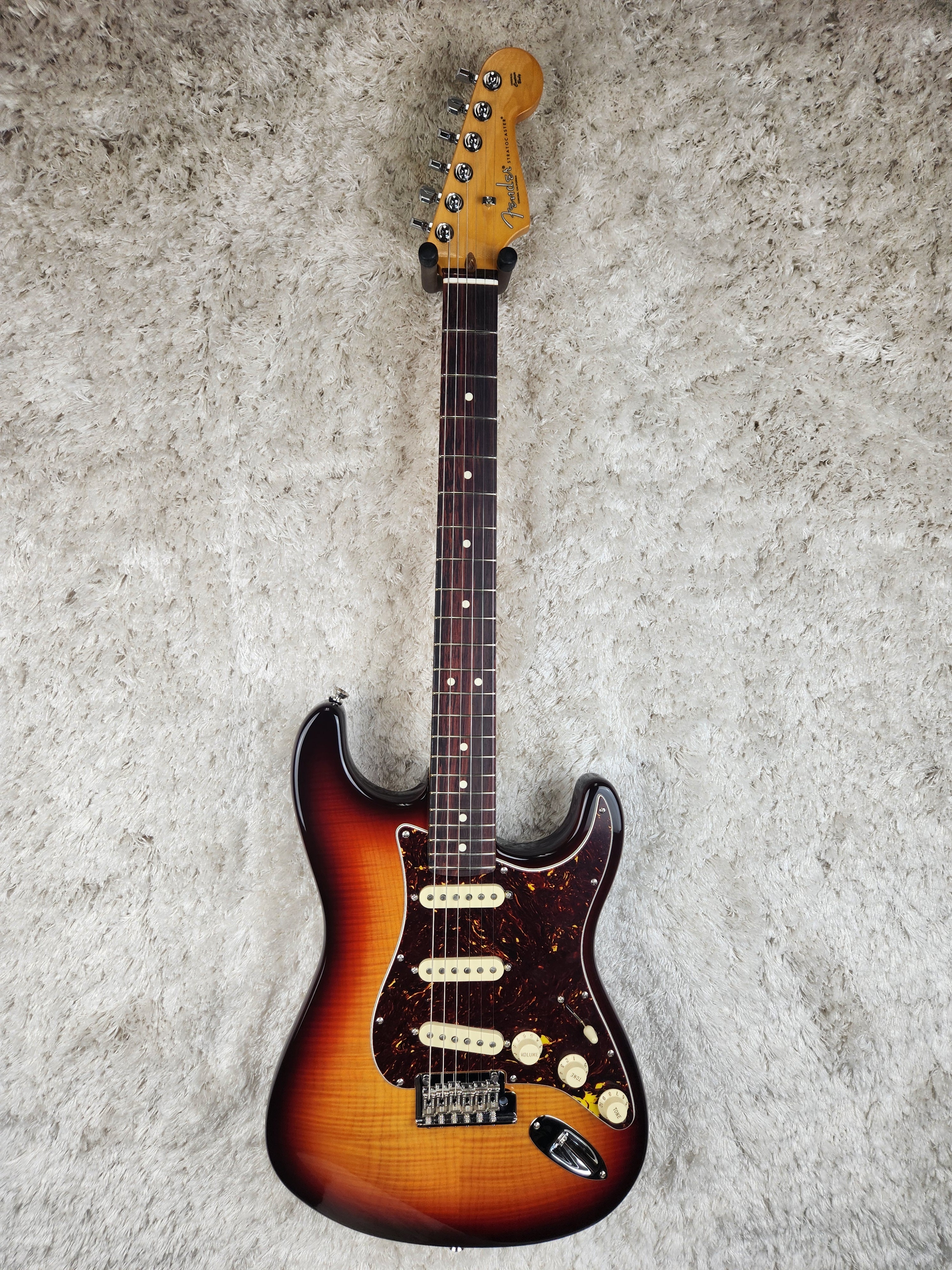 Fender 70th Anniversary American Professional II Stratocaster Comet Burst