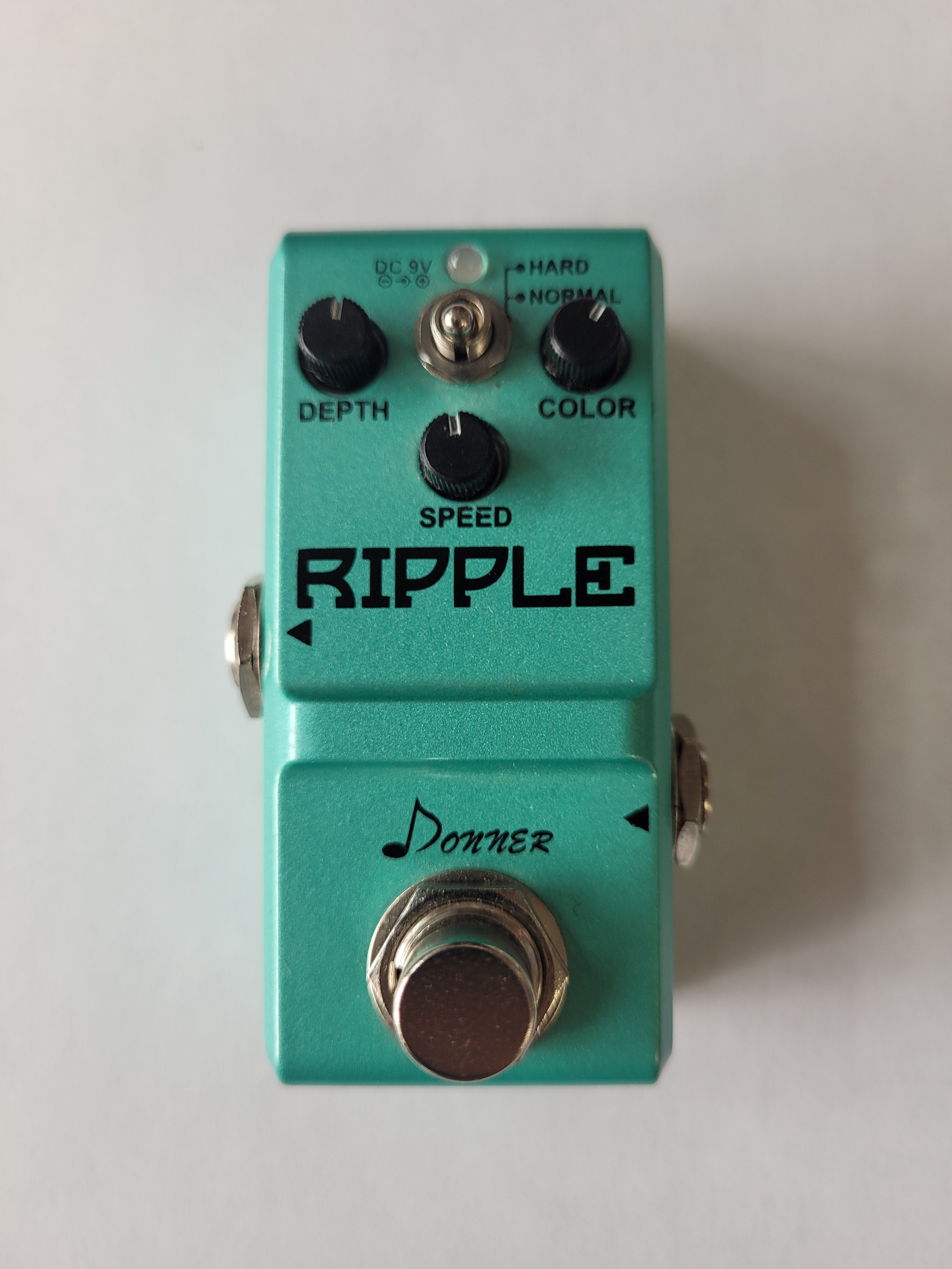 Used Donner Ripple Tremolo