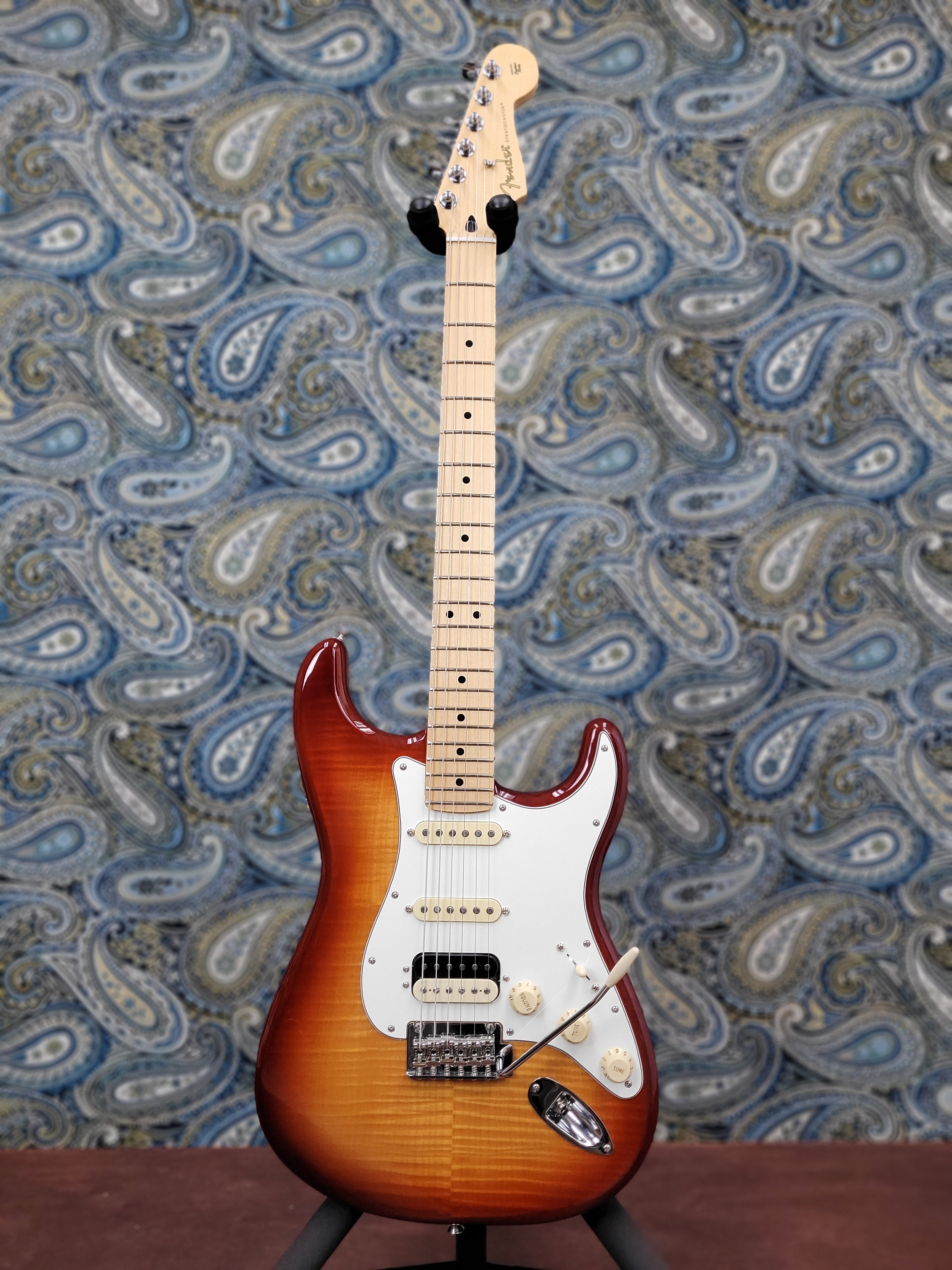 Used Fender Limited Edition Player Stratocaster HSS Plus Top Sienna Sunburst