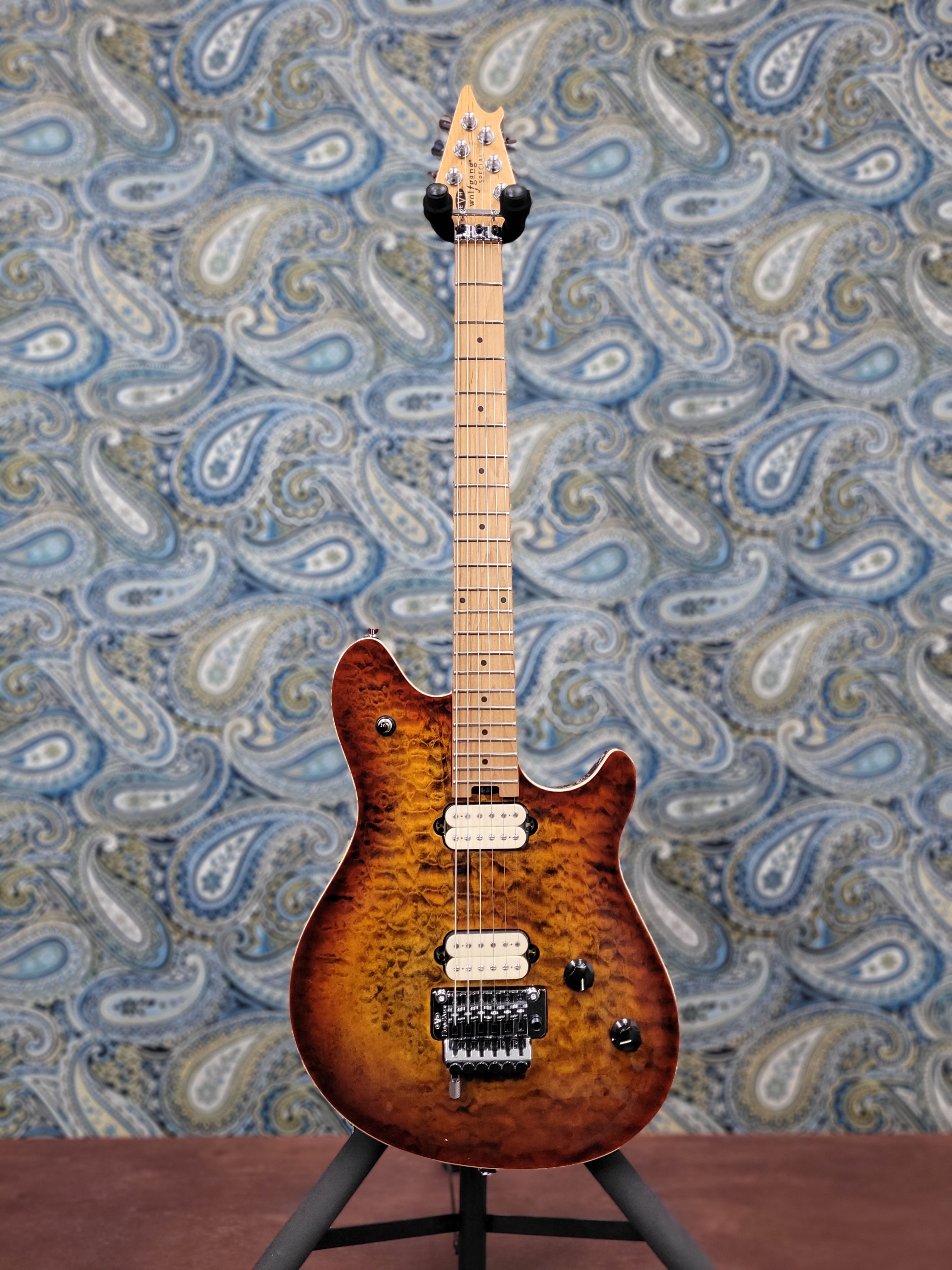 EVH Wolfgang Special QM  Baked Maple Fingerboard Tiger Eye Glow