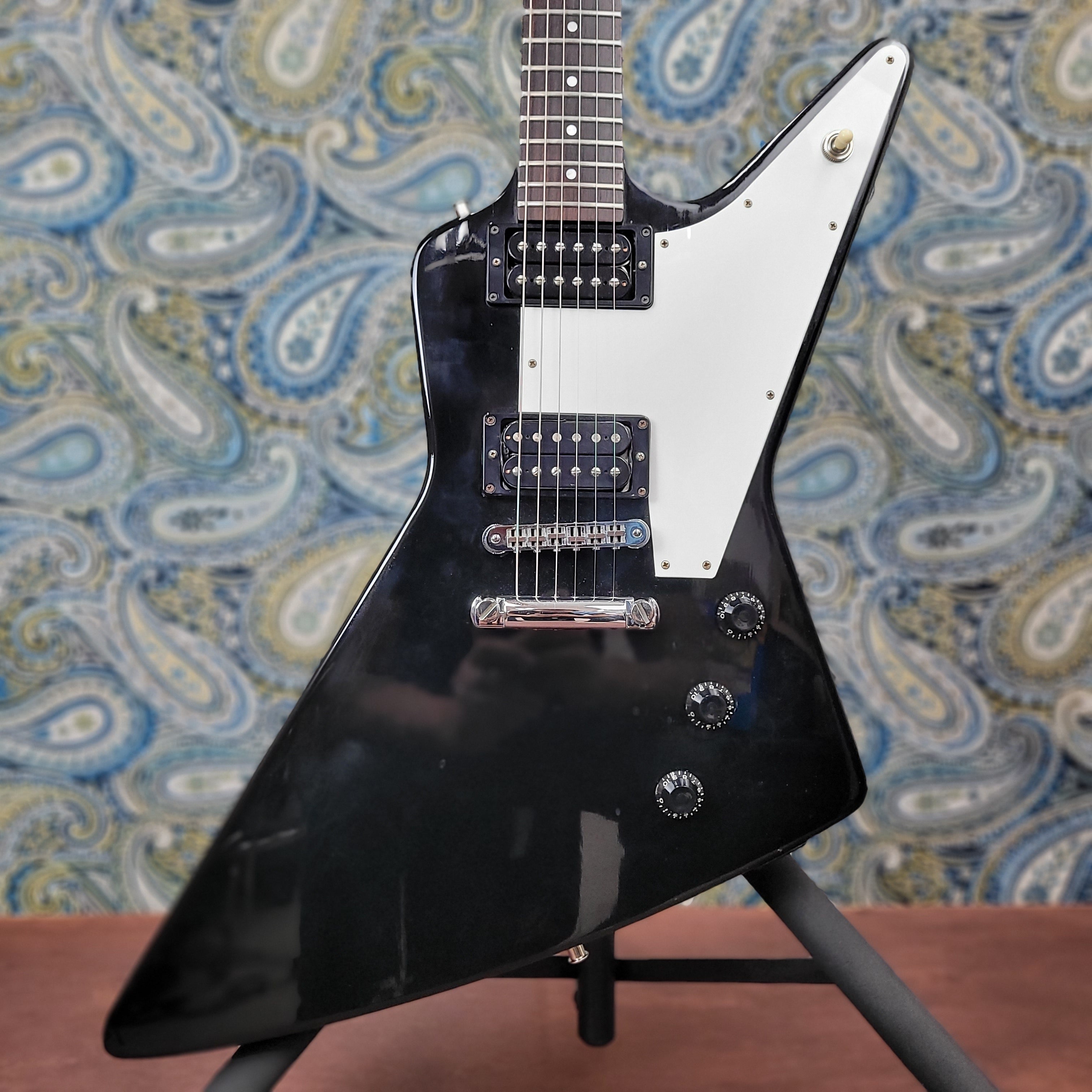 Used Gibson Explorer 1983 Black w/Original Case