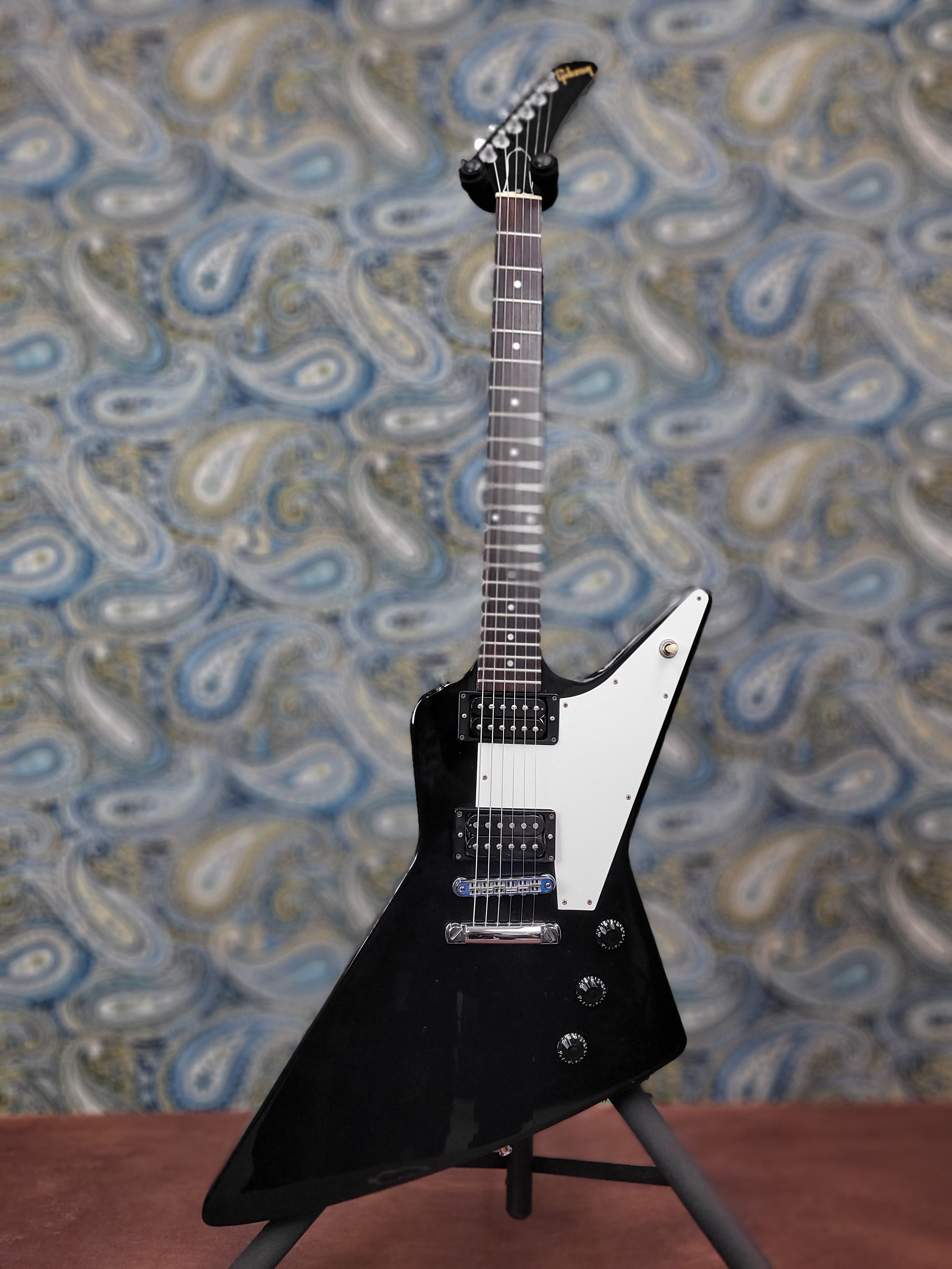 Used Gibson Explorer 1983 Black w/Original Case