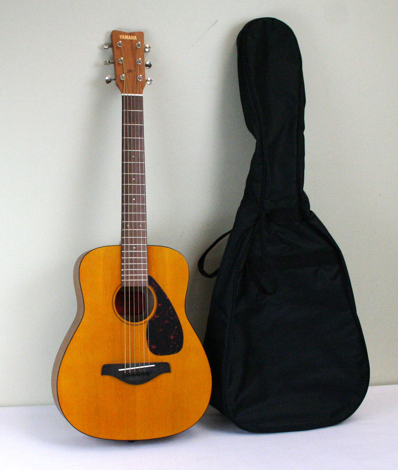 Yamaha JR-1 Mini Folk Guitar with Standard Gigbag