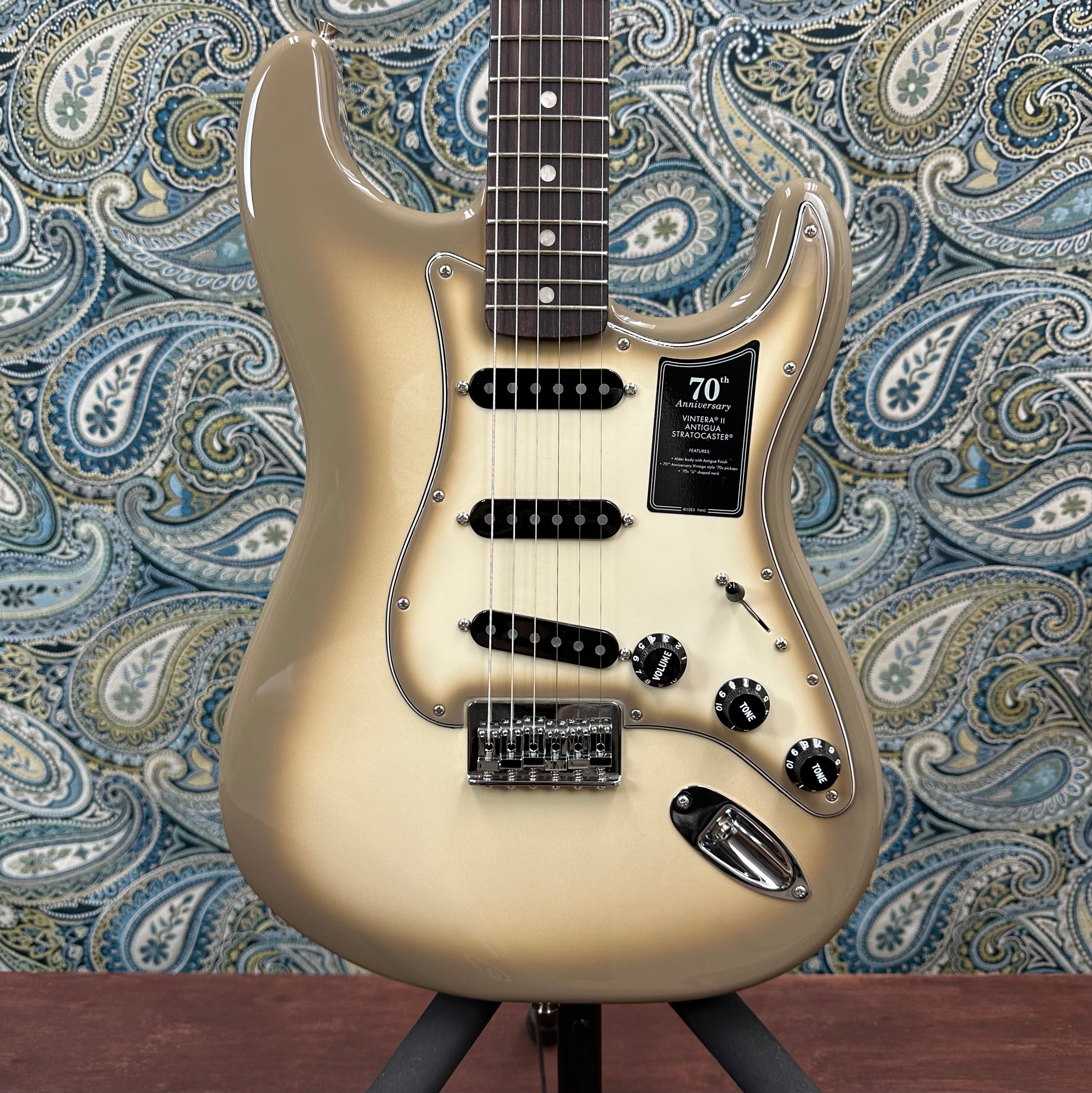 Fender 70th Anniversary Vintera II Stratocaster Antigua