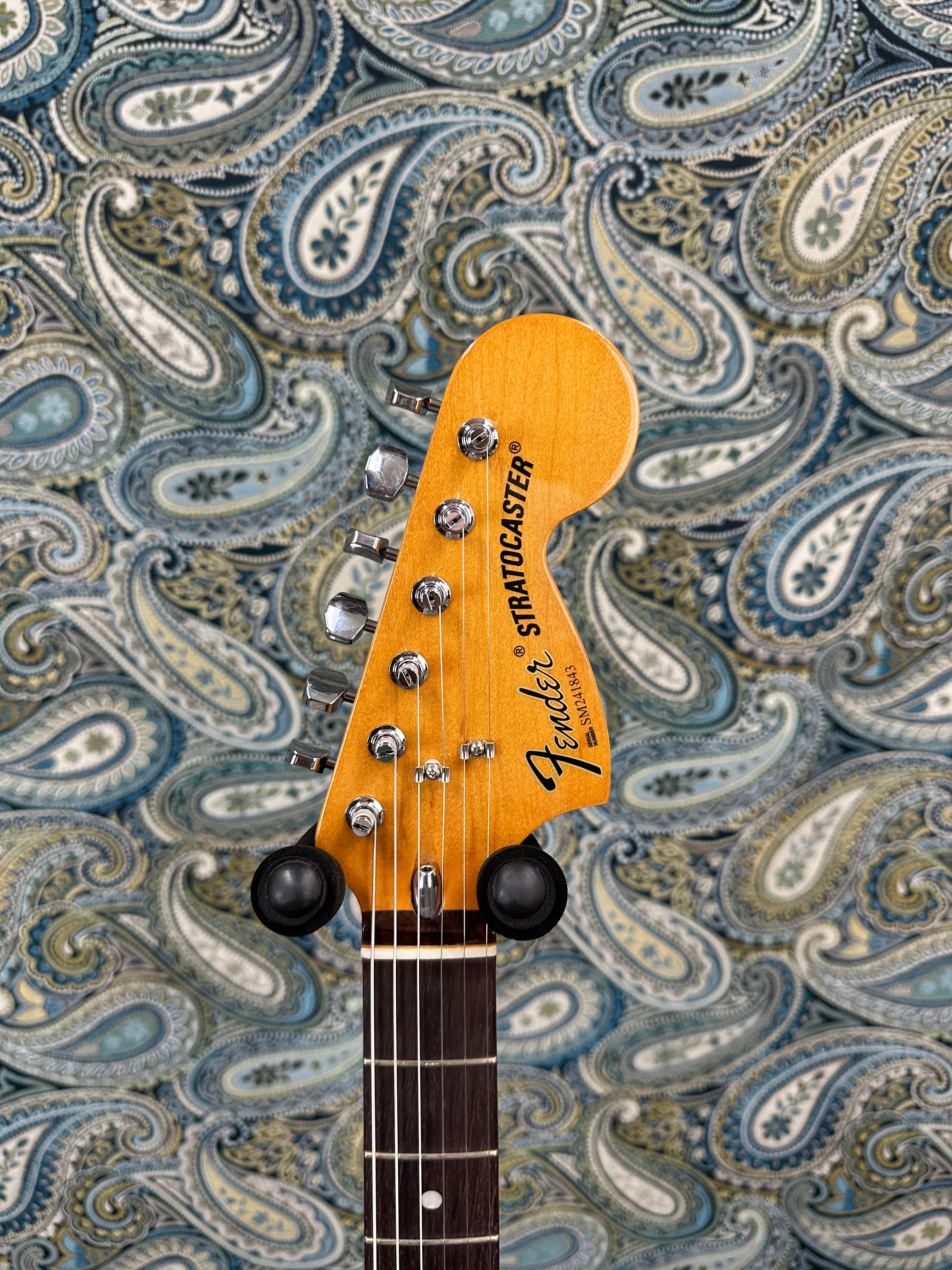 Fender 70th Anniversary Vintera II Stratocaster Antigua