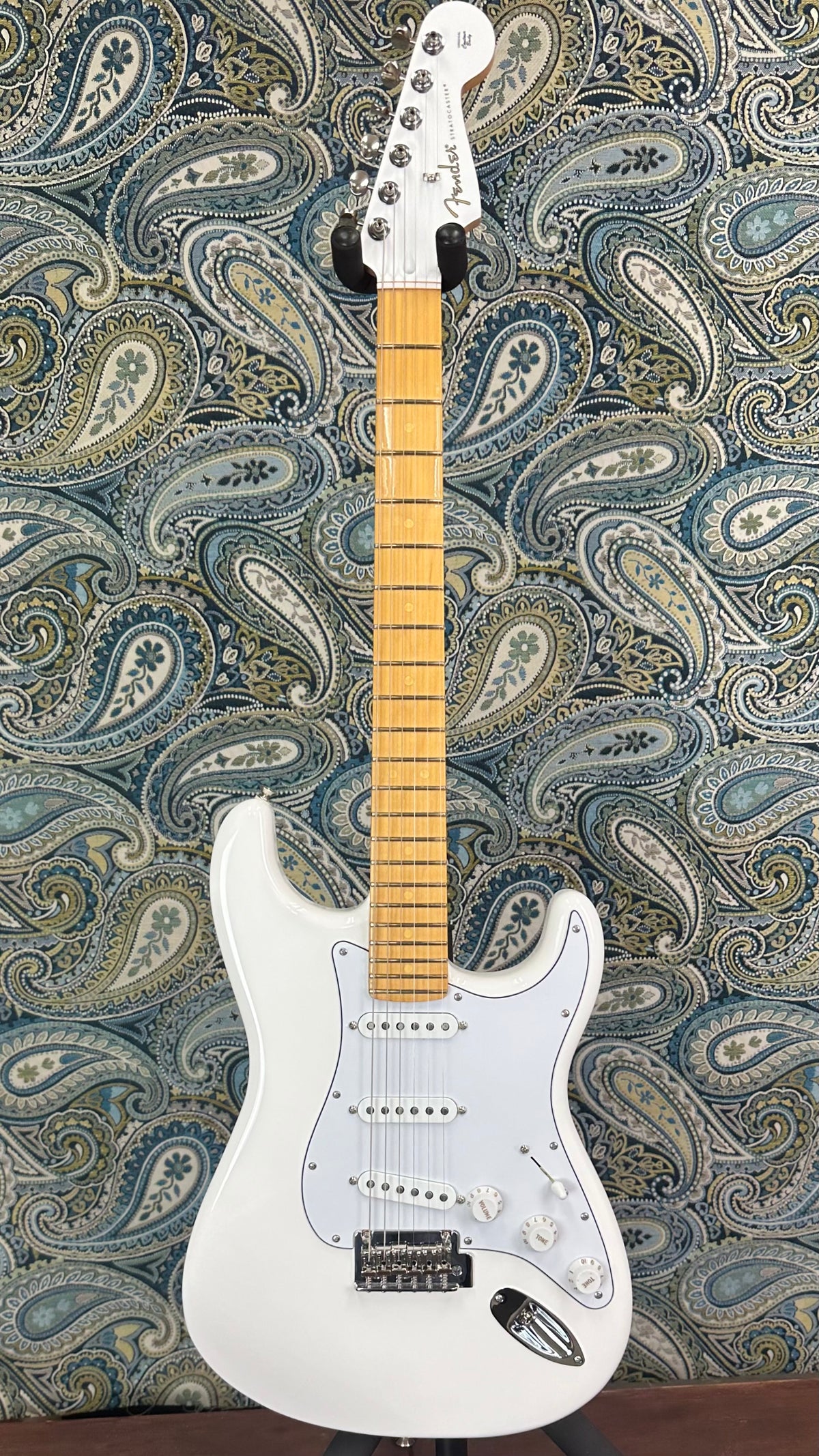 Fender DE Player II Stratocaster Polar White w/Matching Headcap