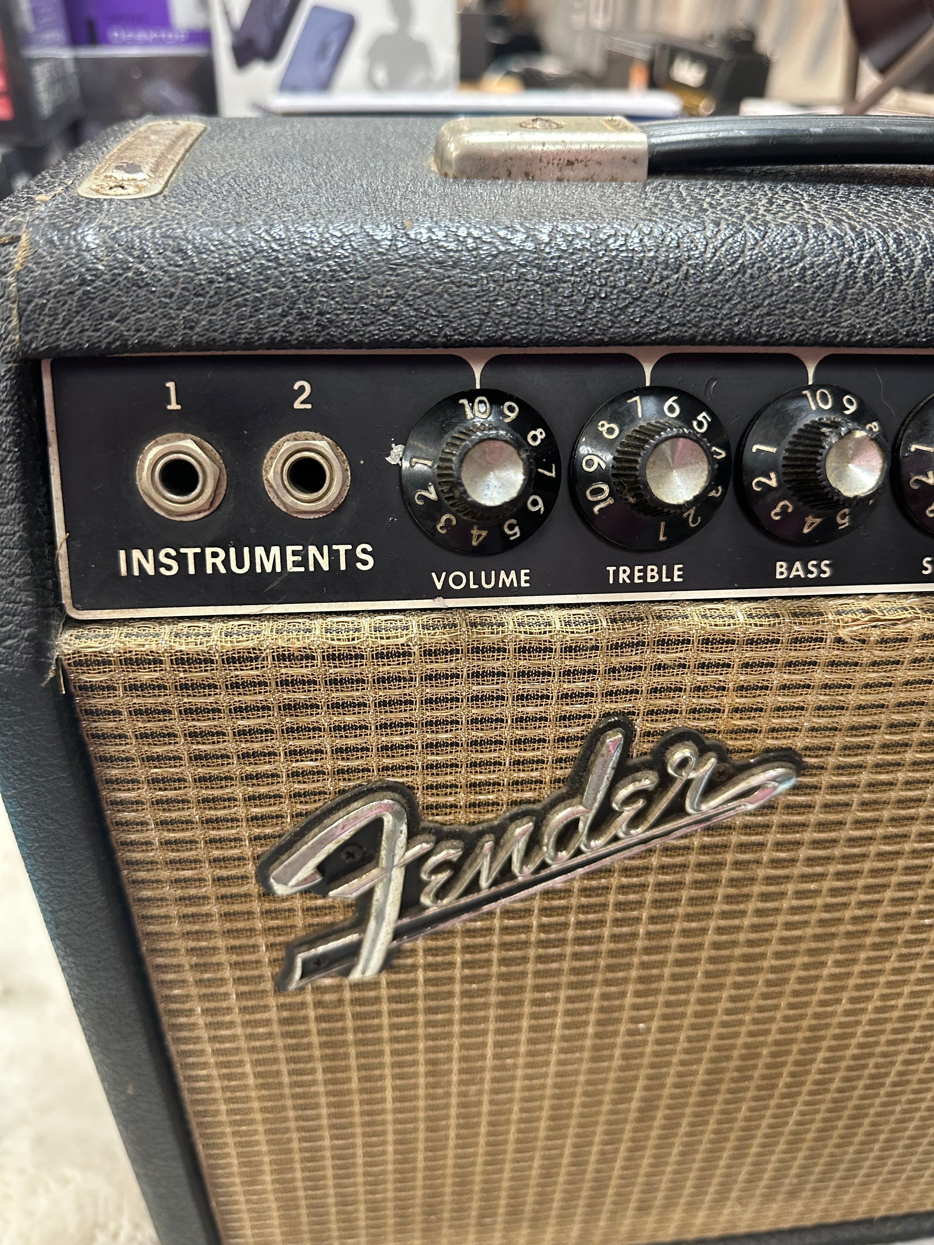 Used Fender Vibro-Champ 1966 1x8 Tube Combo Amp AA764