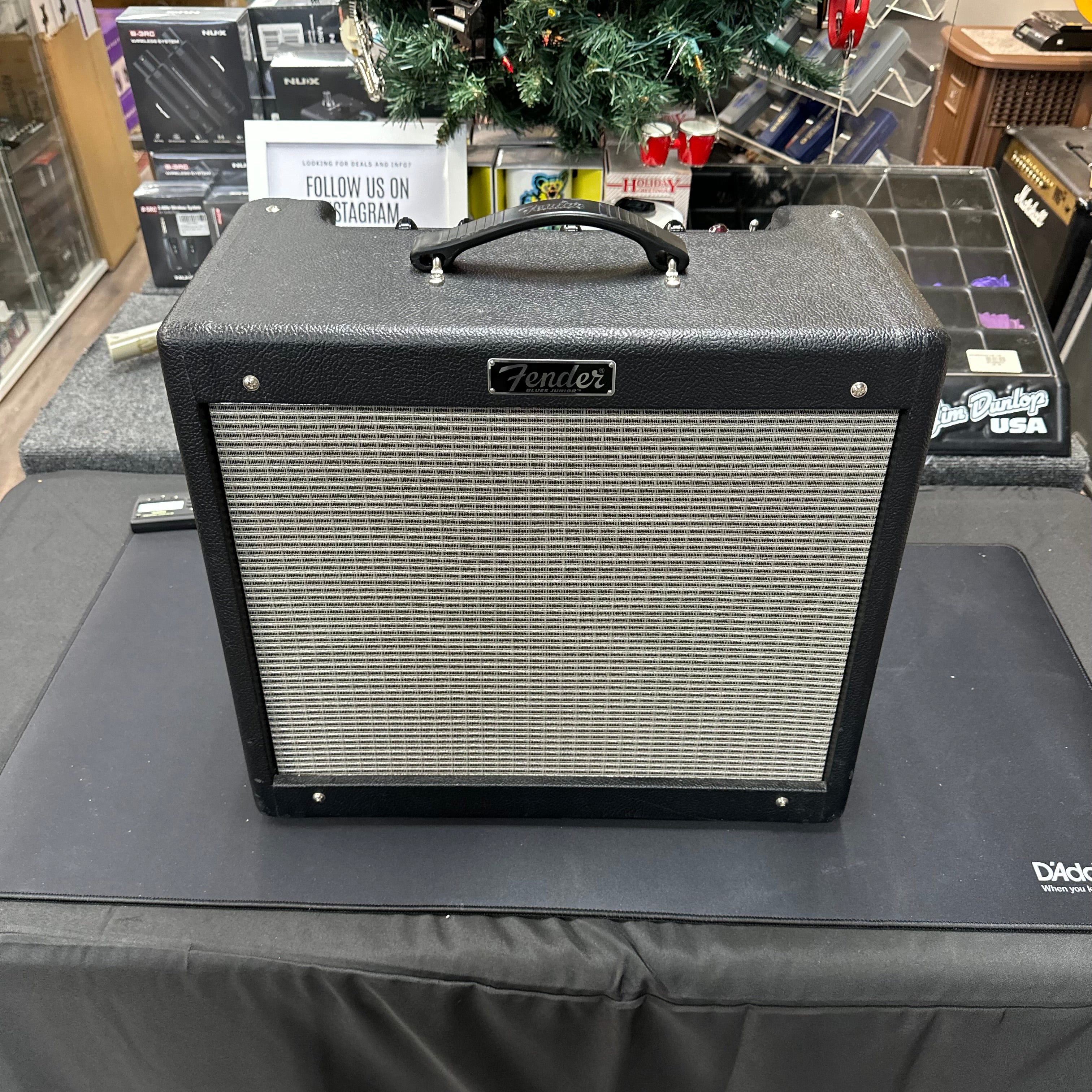Used Fender Blues Junior III 15-Watt 1×12″ Tube Combo Black