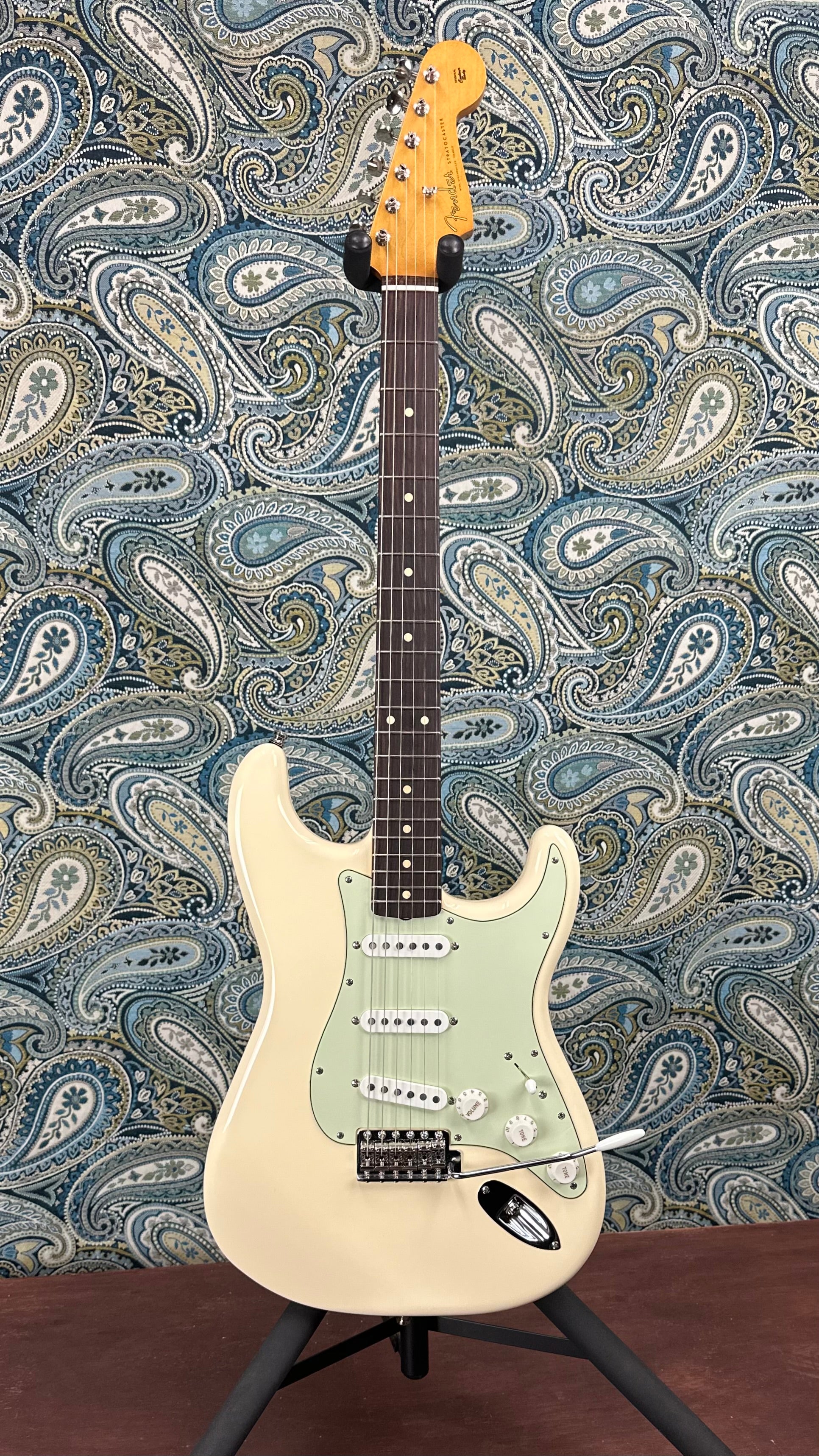 Used Fender Vintera II '60s Stratocaster Olympic White