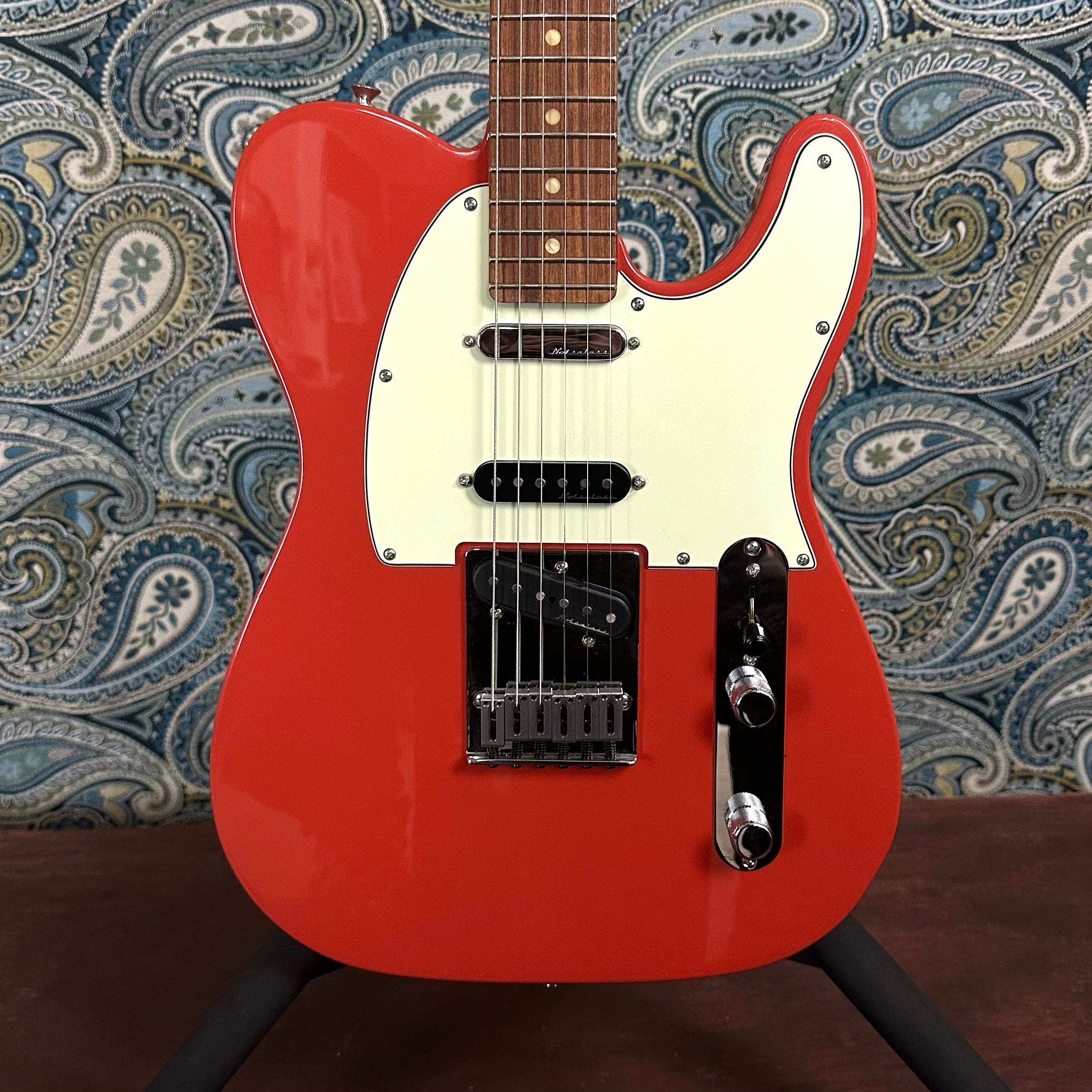 Used Fender Deluxe Nashville Telecaster Fiesta Red