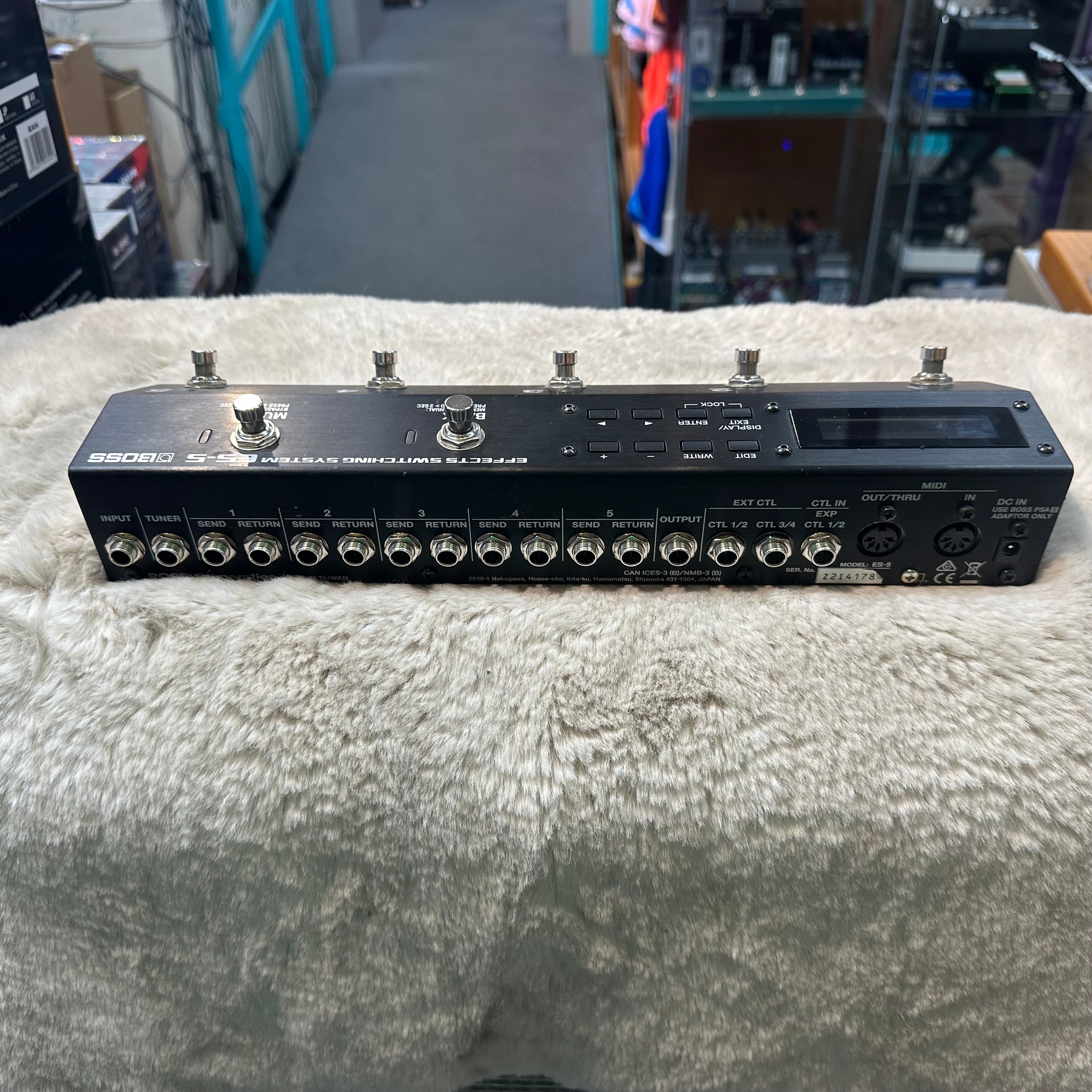 Used Boss ES-5 Effects Switching System w/Box