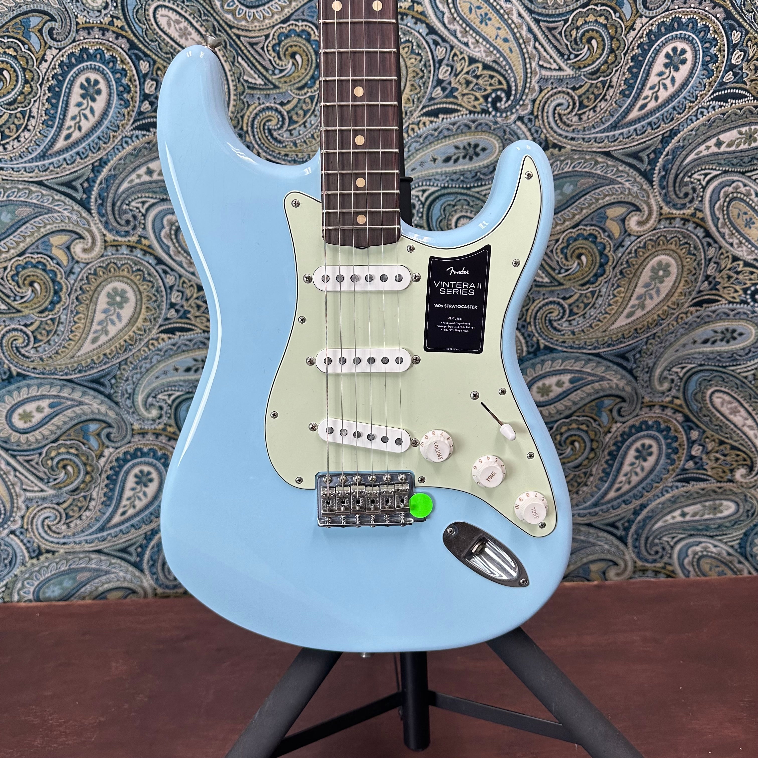 Fender Vintera II Road Worn '60s Stratocaster Sonic Blue w/Hard Case