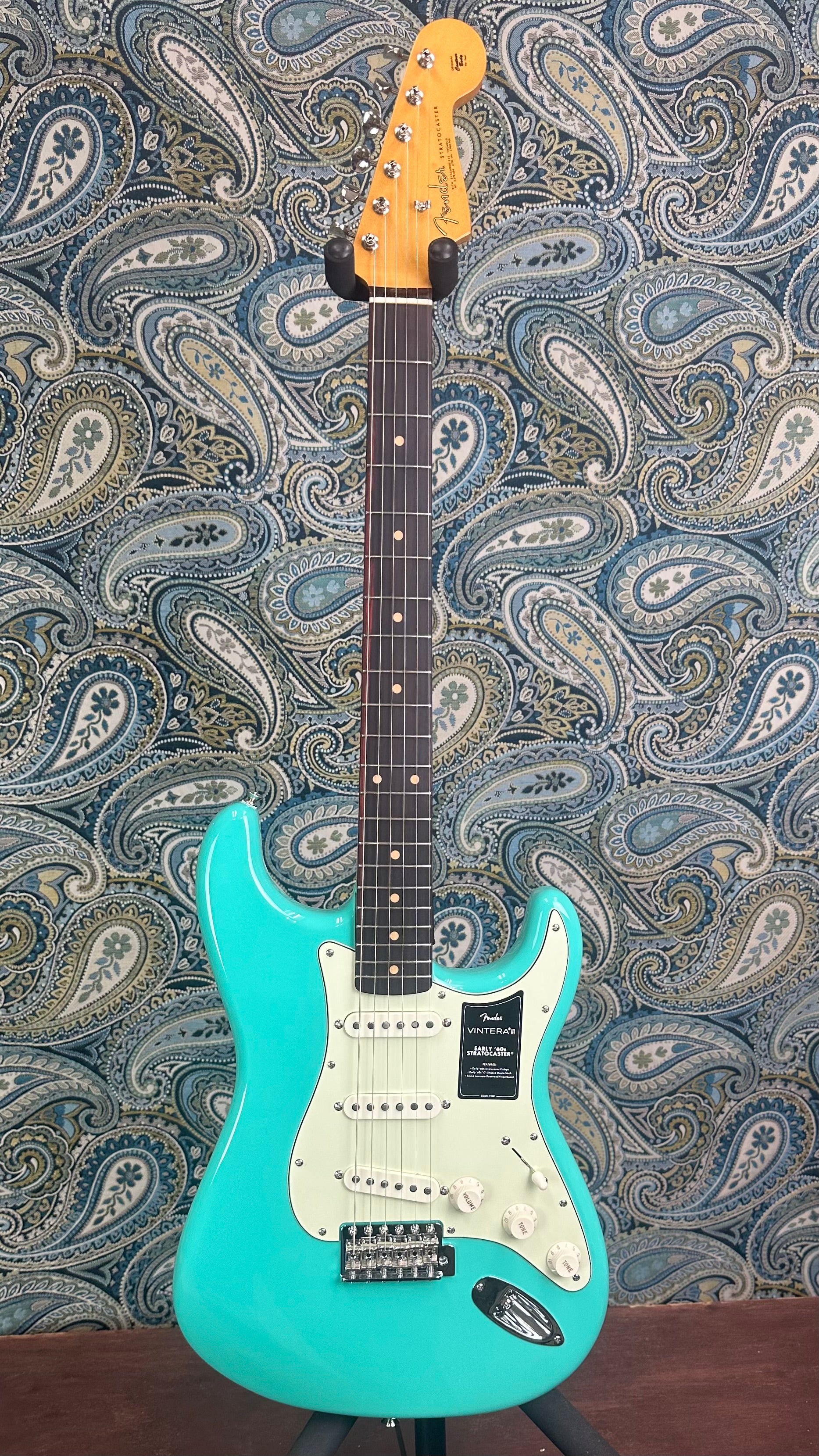 Fender Vintera III Early '60s Stratocaster Seafoam Green w/Gig Bag