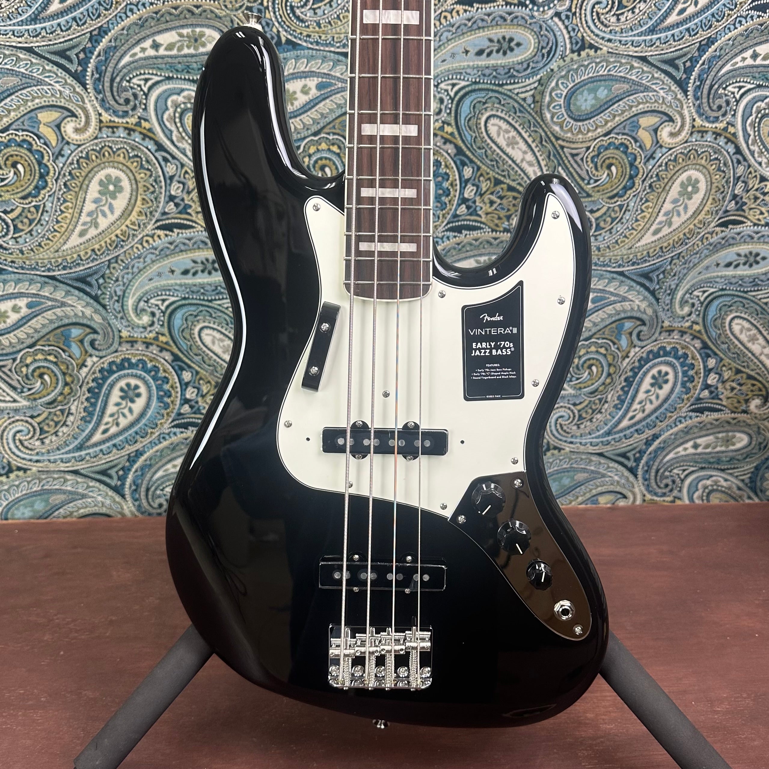 Fender Vintera III Early '70s Jazz Bass Black w/Gig Bag
