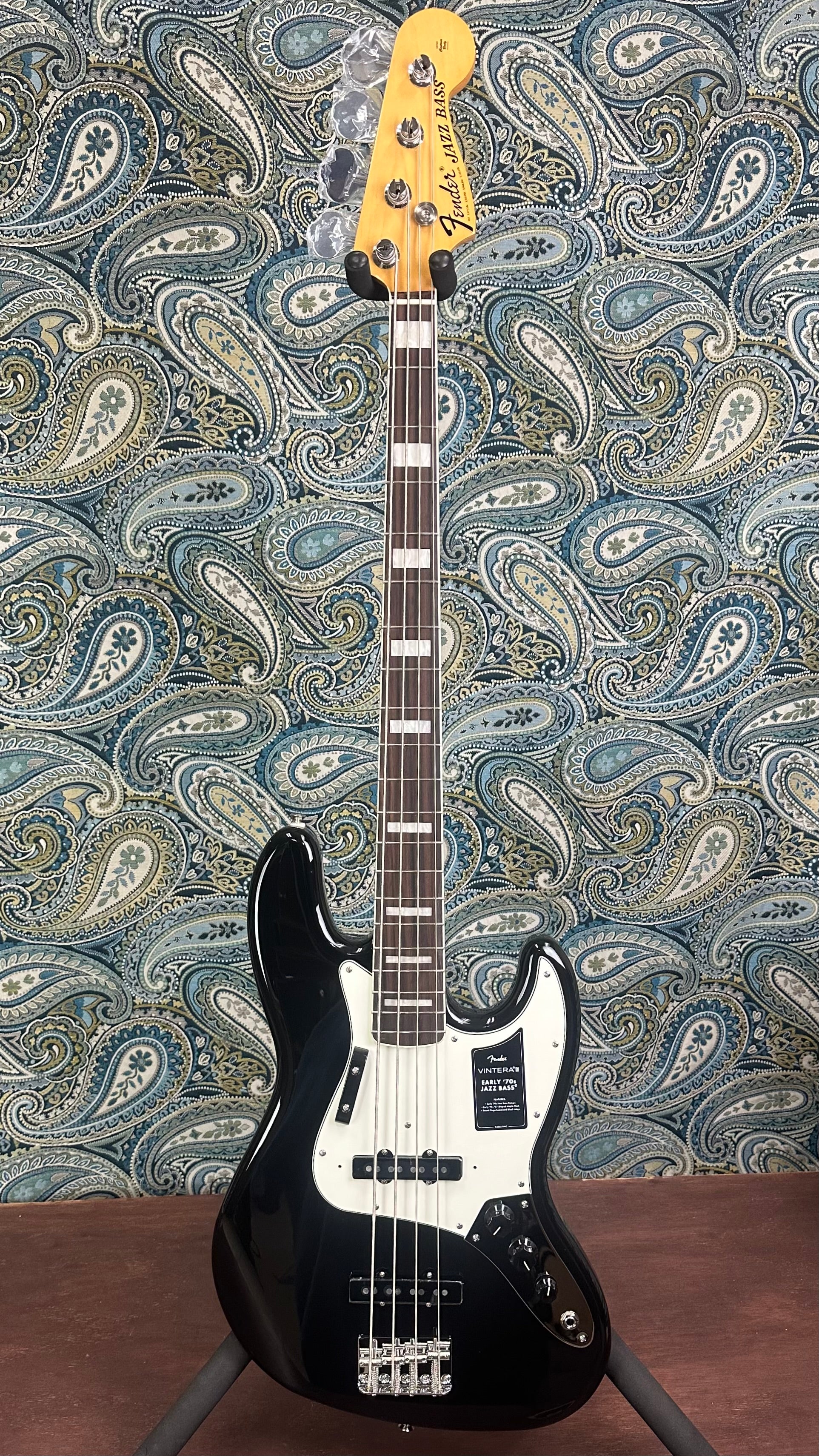 Fender Vintera III Early '70s Jazz Bass Black w/Gig Bag