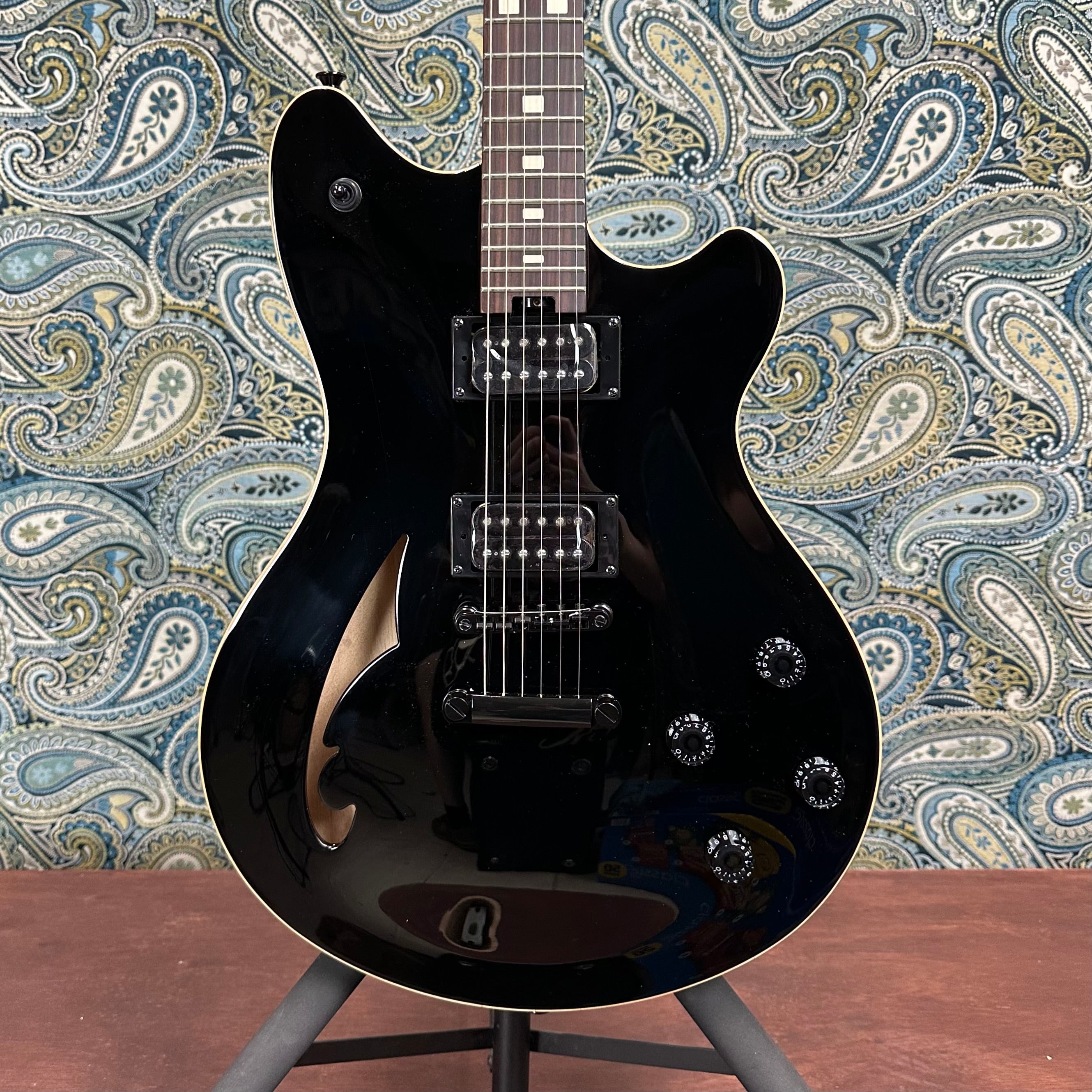 EVH SA-126 Standard Piano Black Electric Guitar