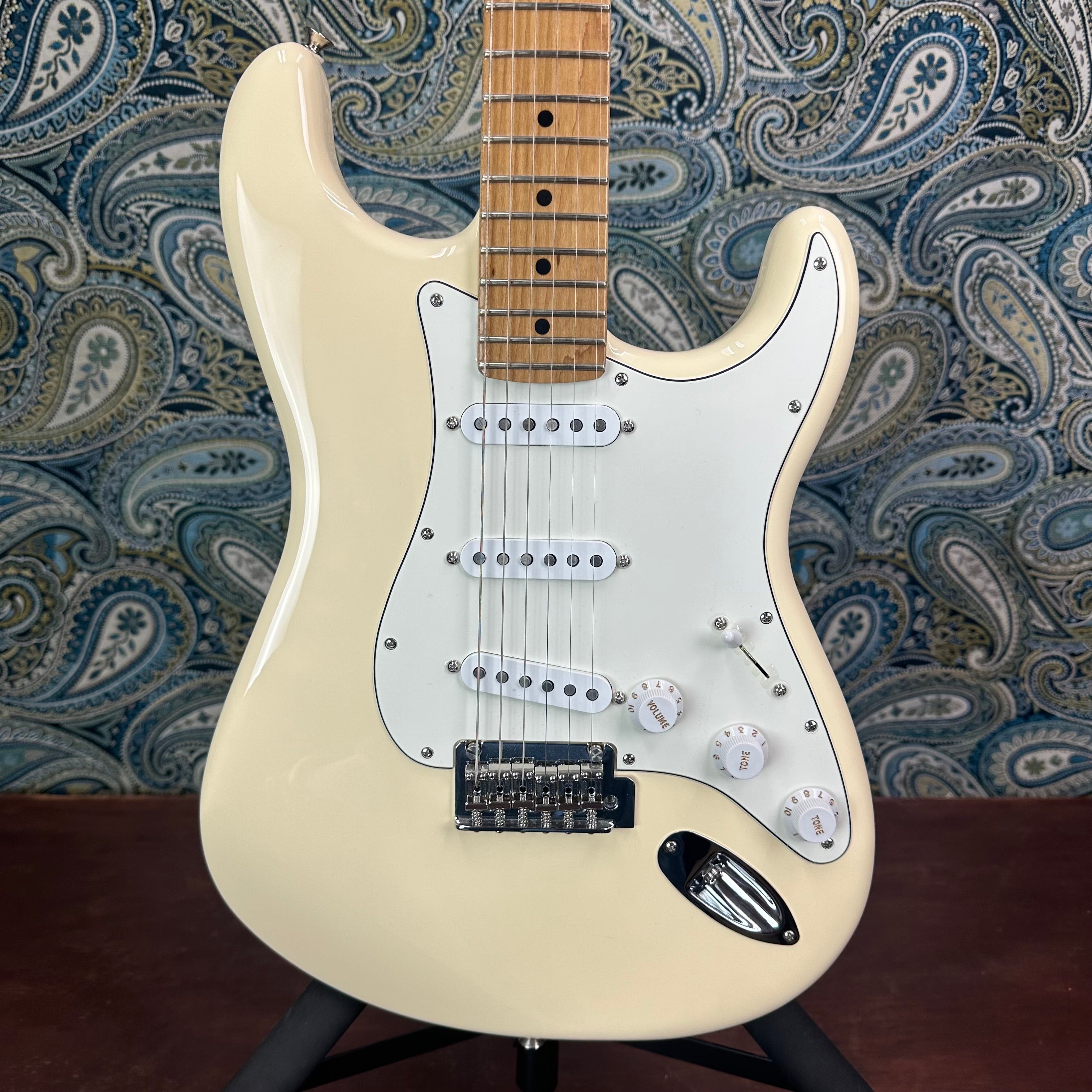 Fender Limited Edition Player II Stratocaster Roasted Maple Olympic White