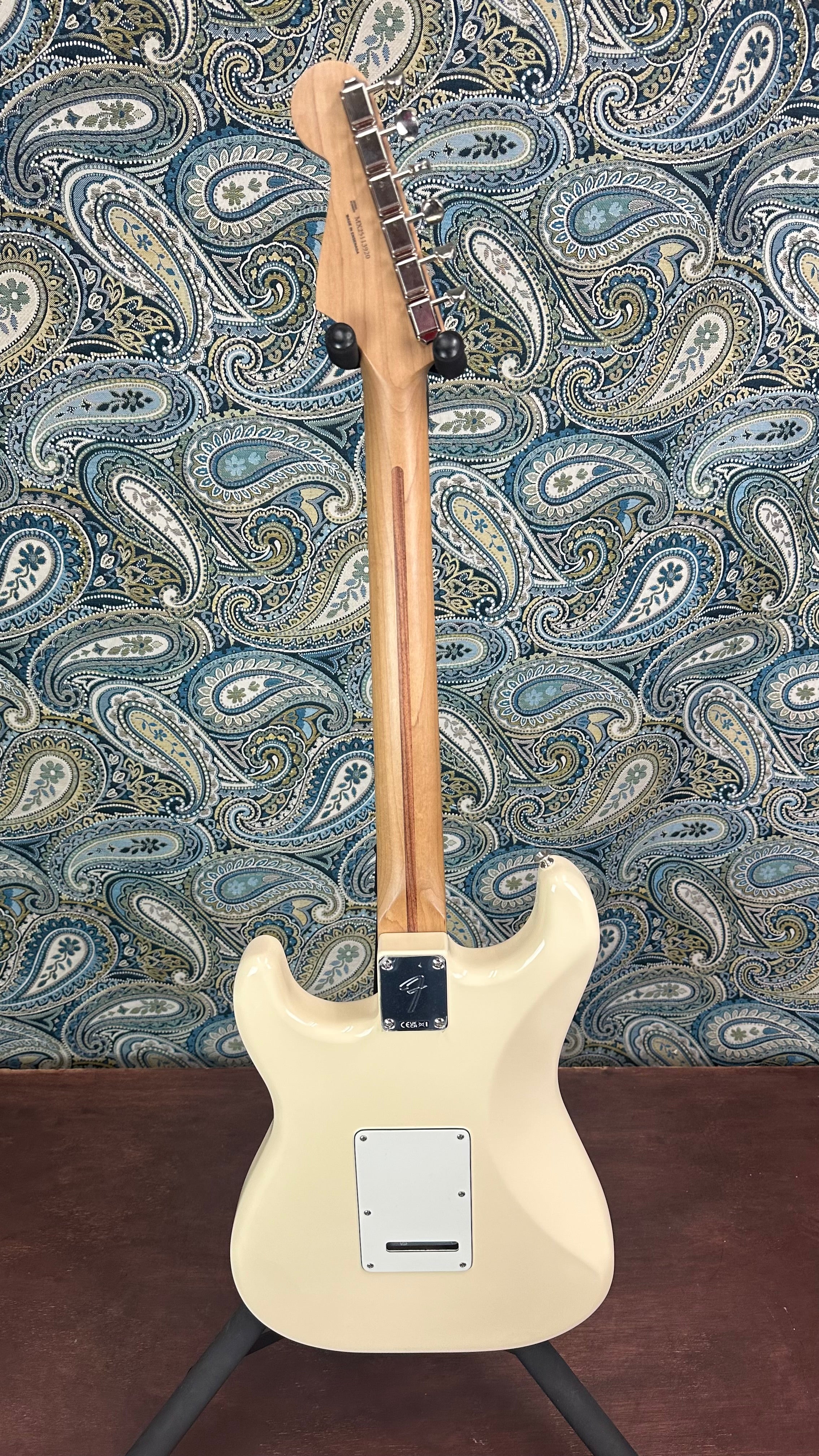 Fender Limited Edition Player II Stratocaster Roasted Maple Olympic Wh