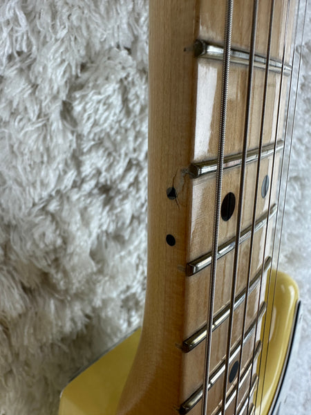 Fender Player Stratocaster HSS Buttercream Floor Model