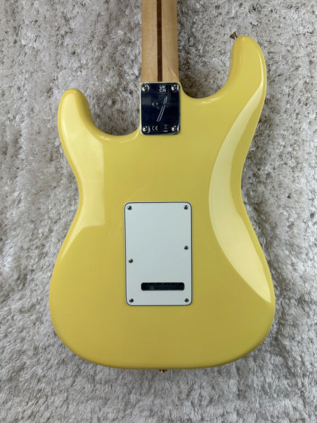 Fender Player Stratocaster HSS Buttercream Floor Model