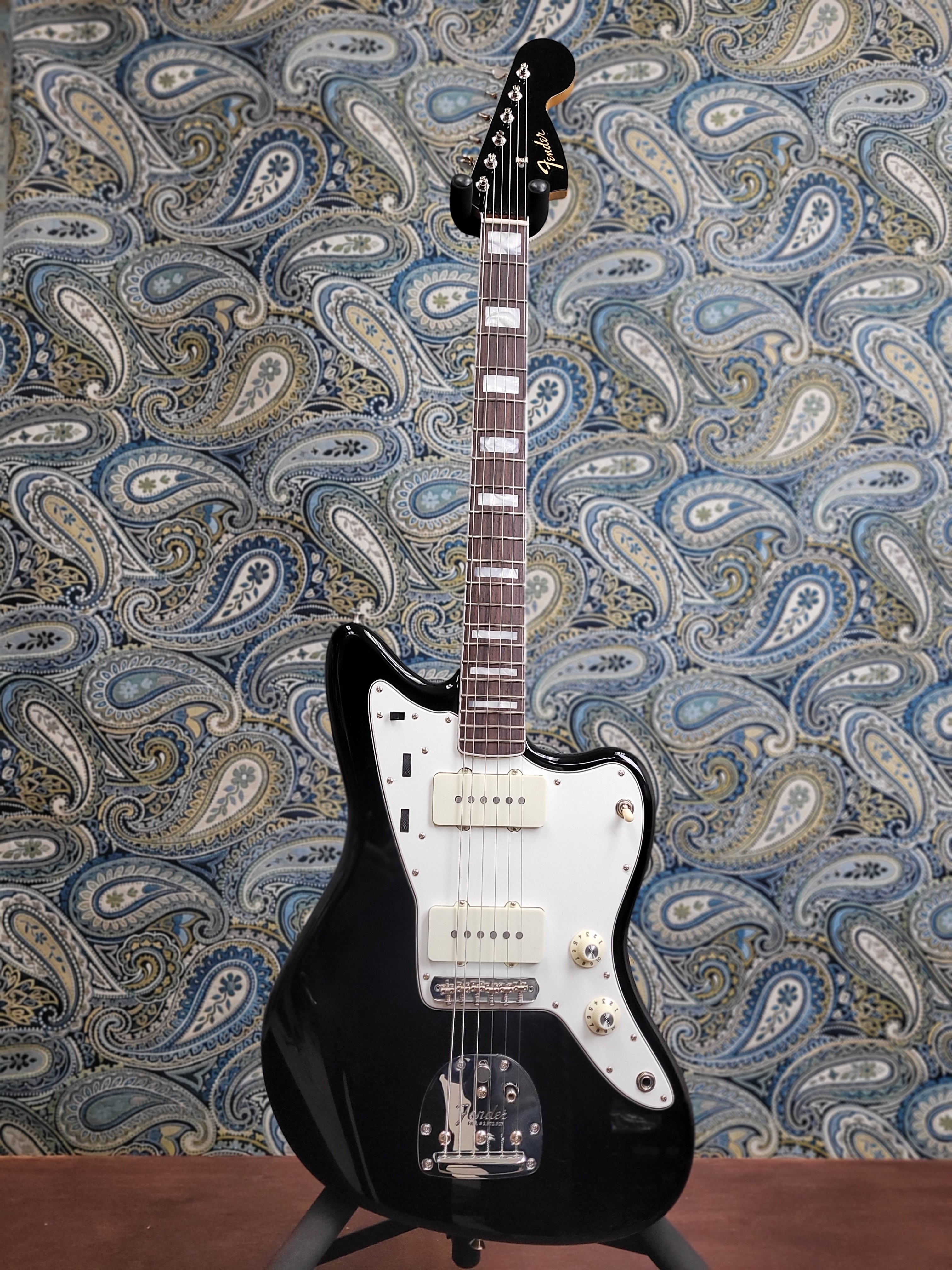 Fender Limited Edition American Vintage II 1966 Jazzmaster Black Matching Headstock w/Hard Case