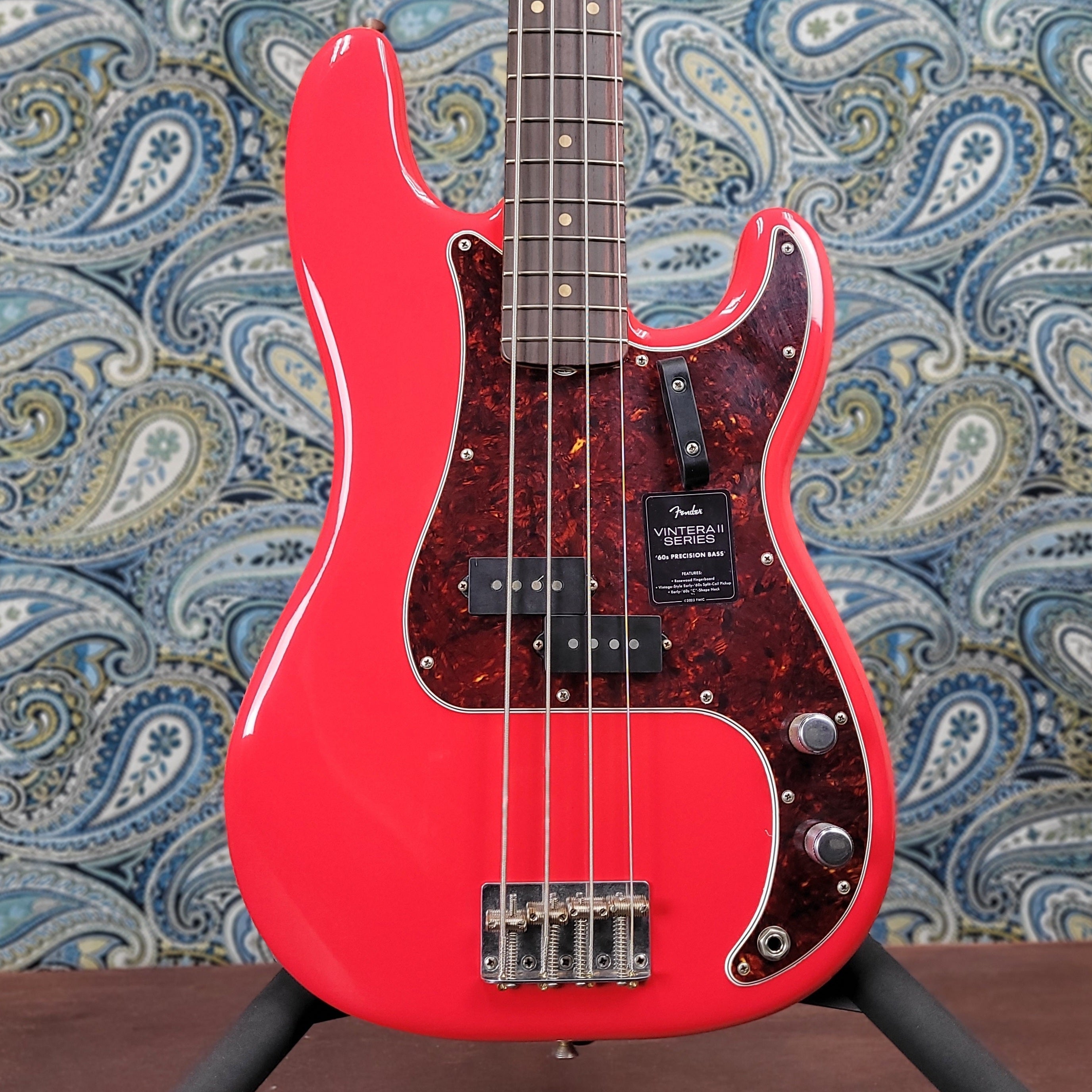 Fender Vintera II Road Worn '60s Precision Bass Fiesta Red
