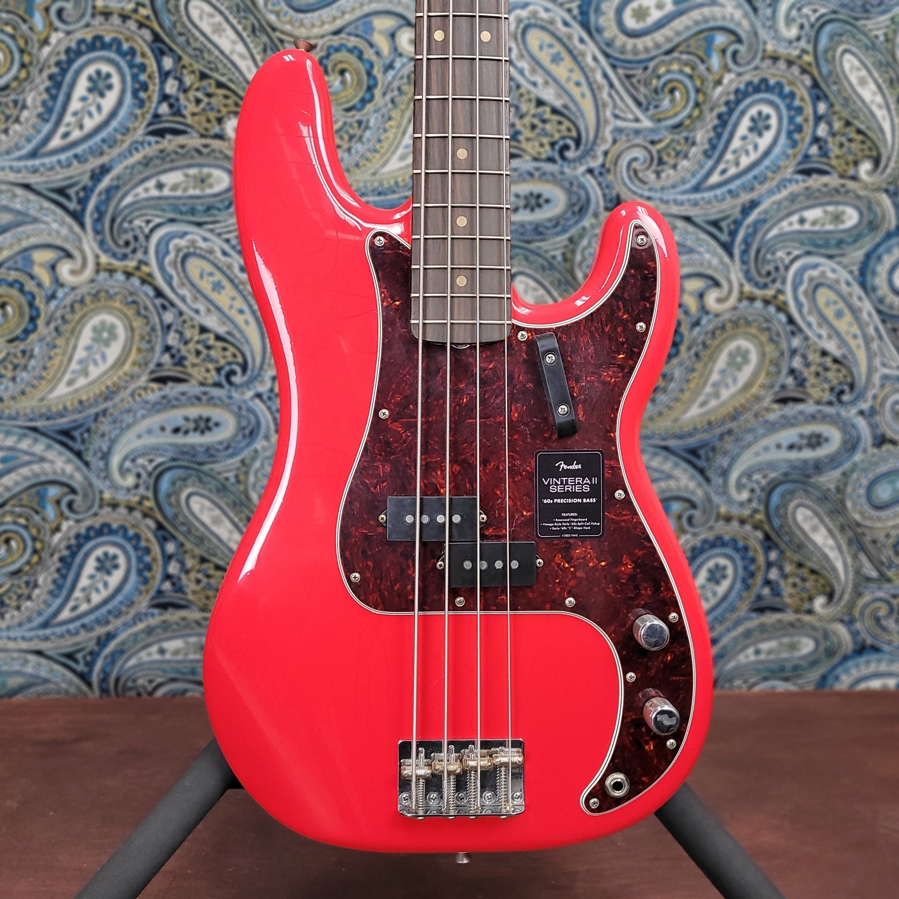 Fender Vintera II Road Worn '60s Precision Bass Fiesta Red