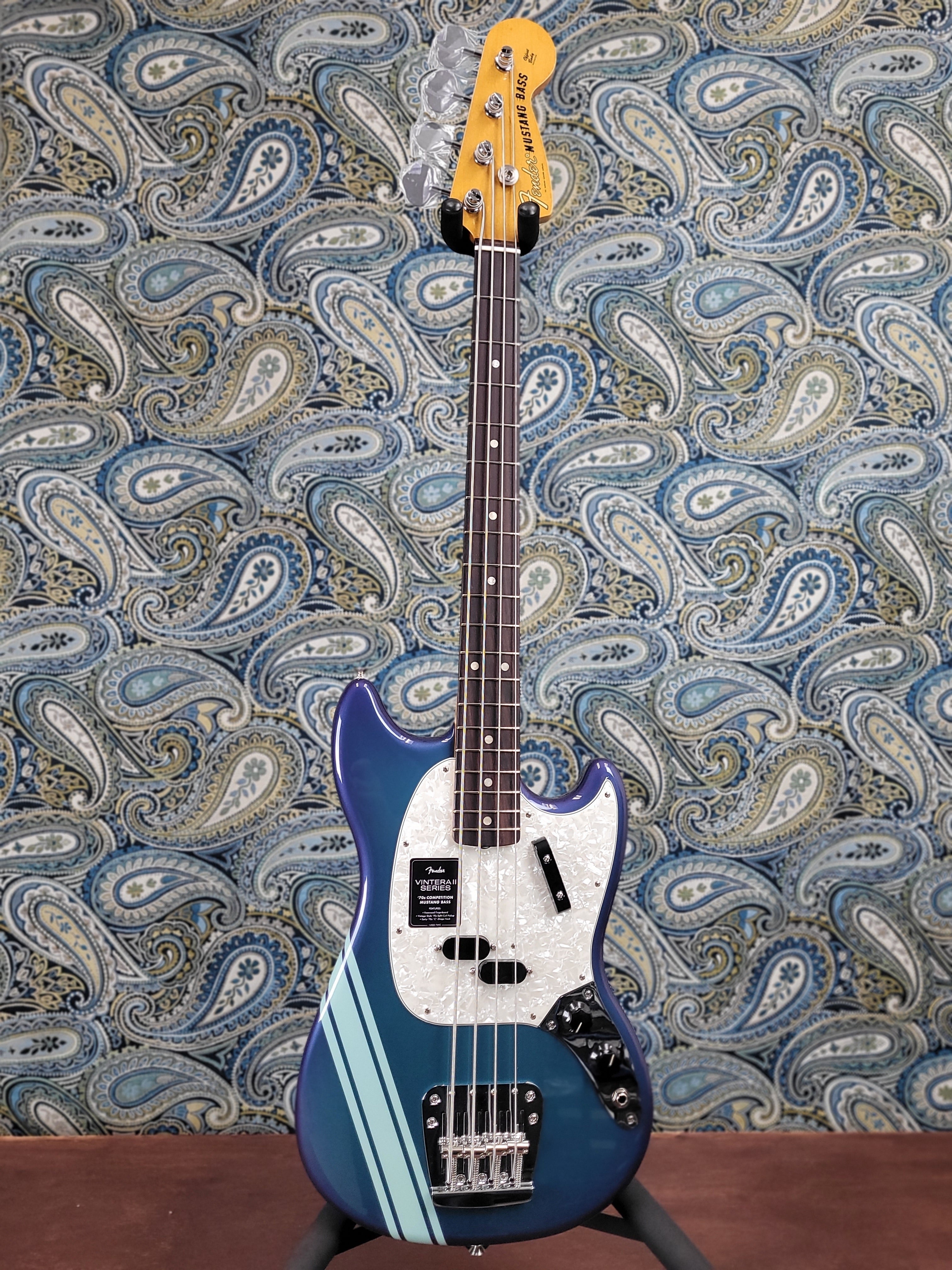 Fender Vintera II '70s Competition Mustang Bass Competition Burgundy