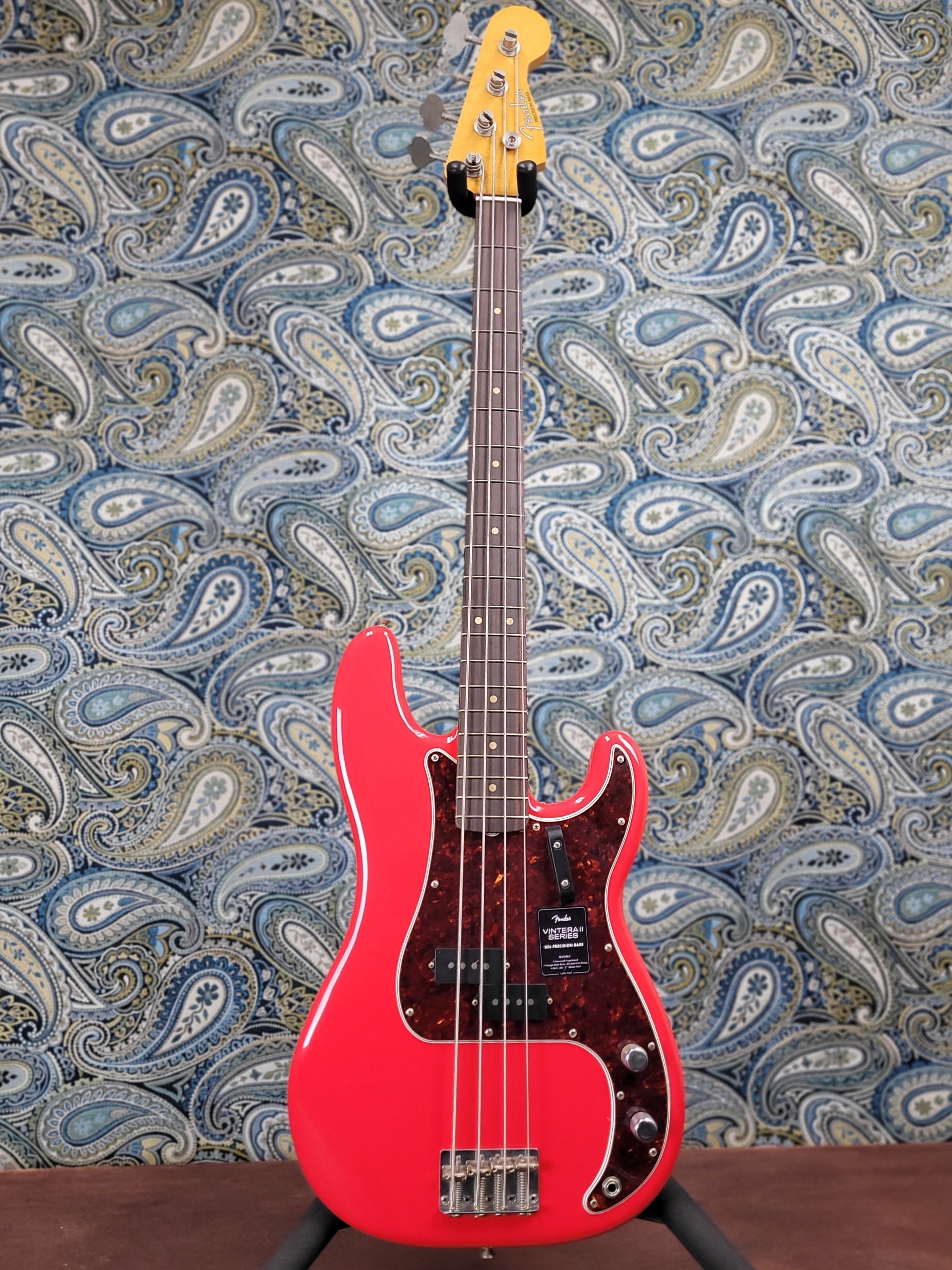 Fender Vintera II Road Worn '60s Precision Bass Fiesta Red