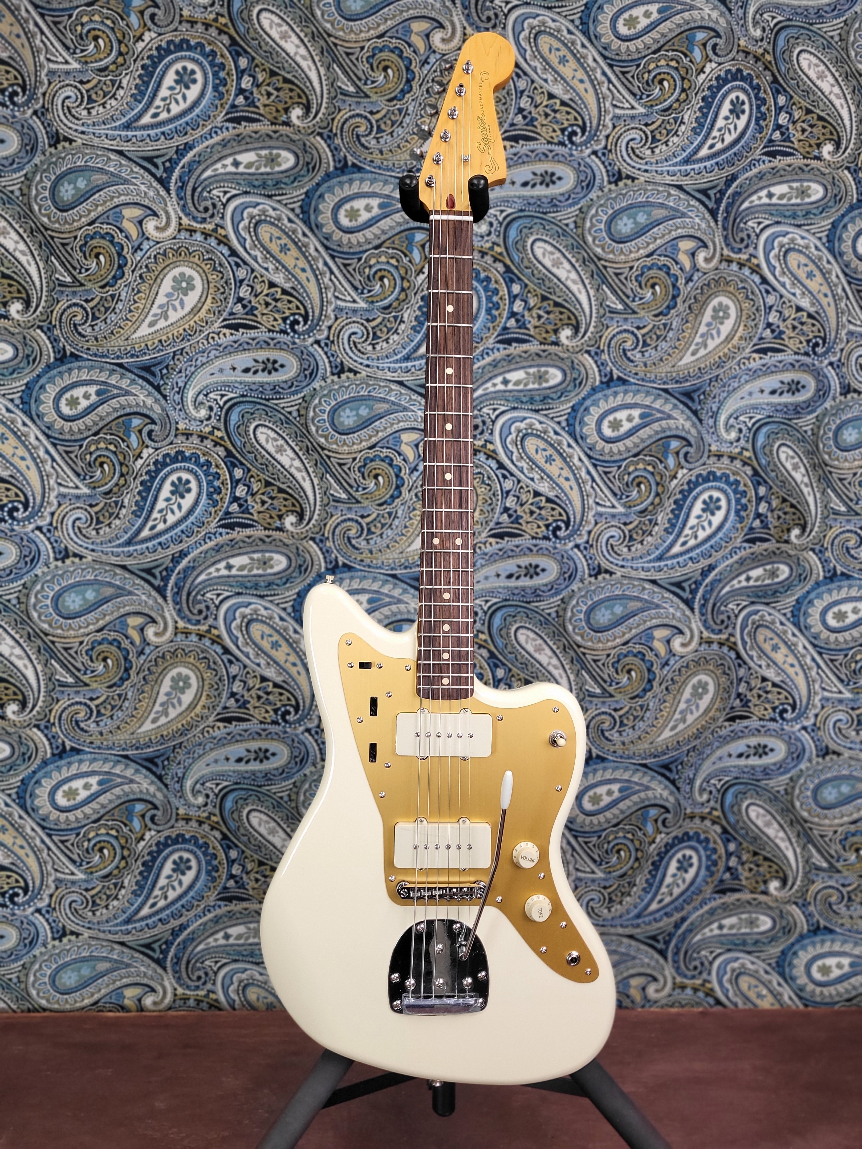 Squier J Mascis Jazzmaster Vintage White Electric Guitar