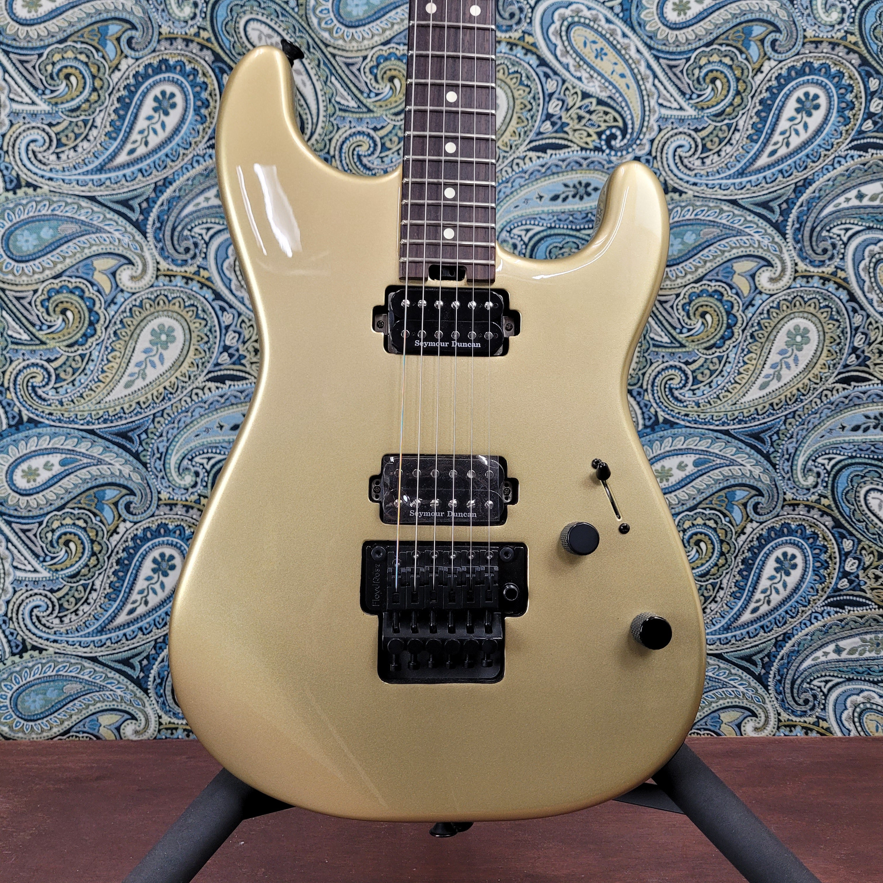 Charvel Pro-Mod San Dimas Style 1 HH FR RW Pharoahs Gold