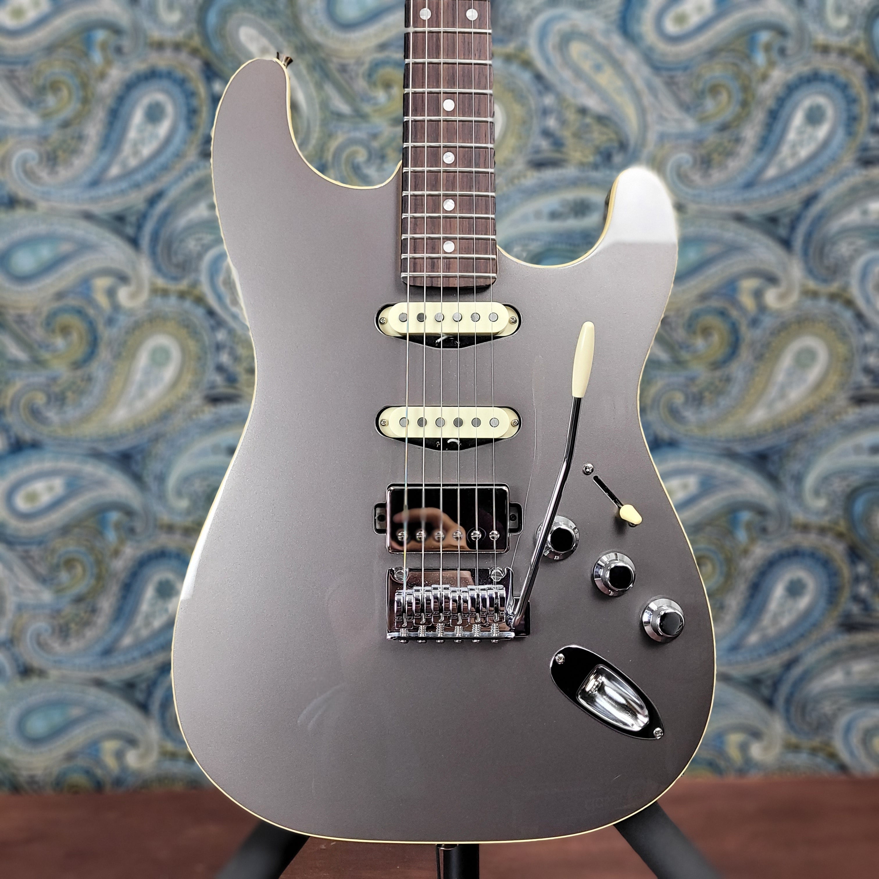 Used Fender Aerodyne Special HSS MIJ Dolphin Grey Metallic