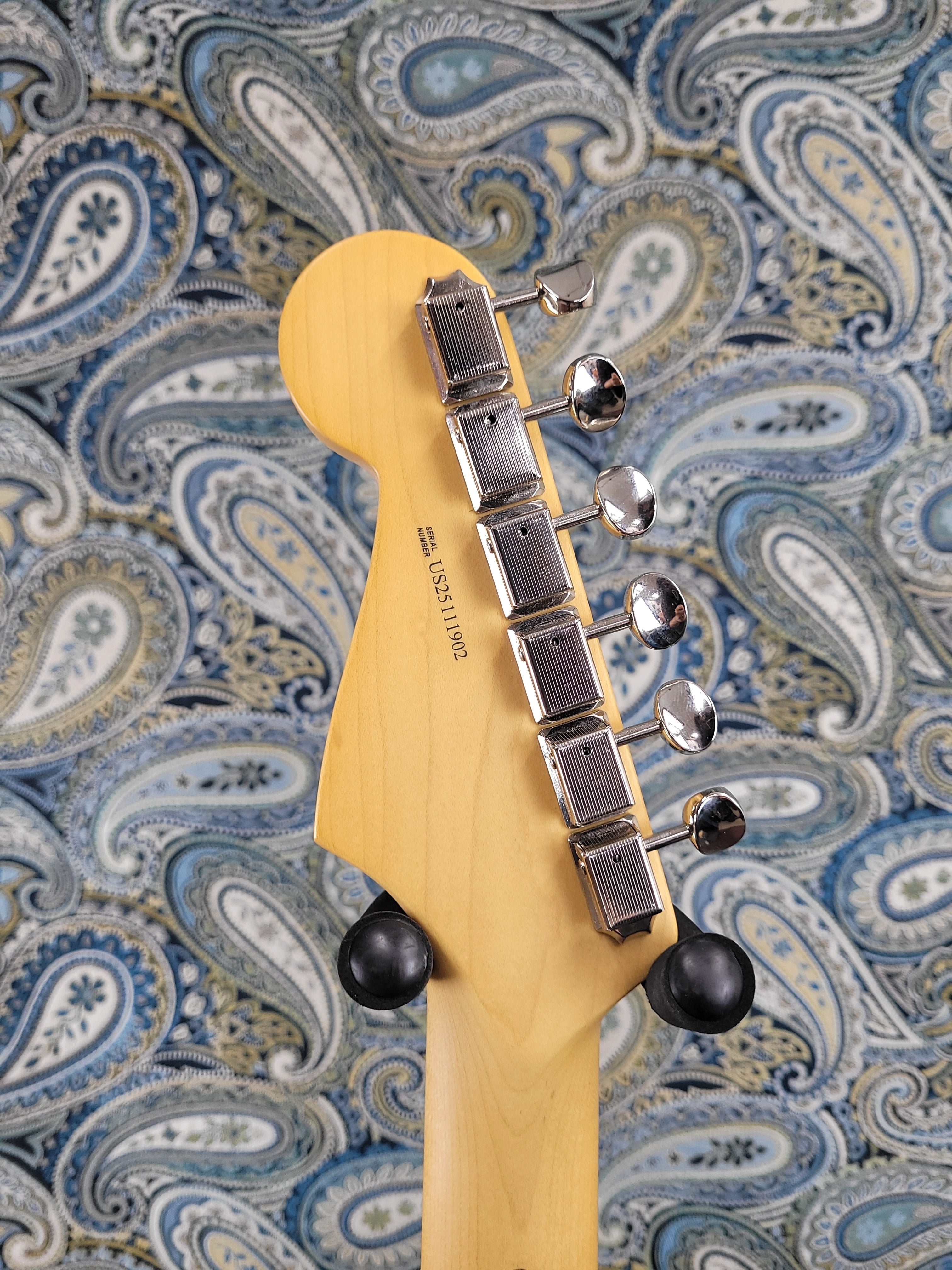 Fender American Professional Classic Stratocaster HSS Faded Black