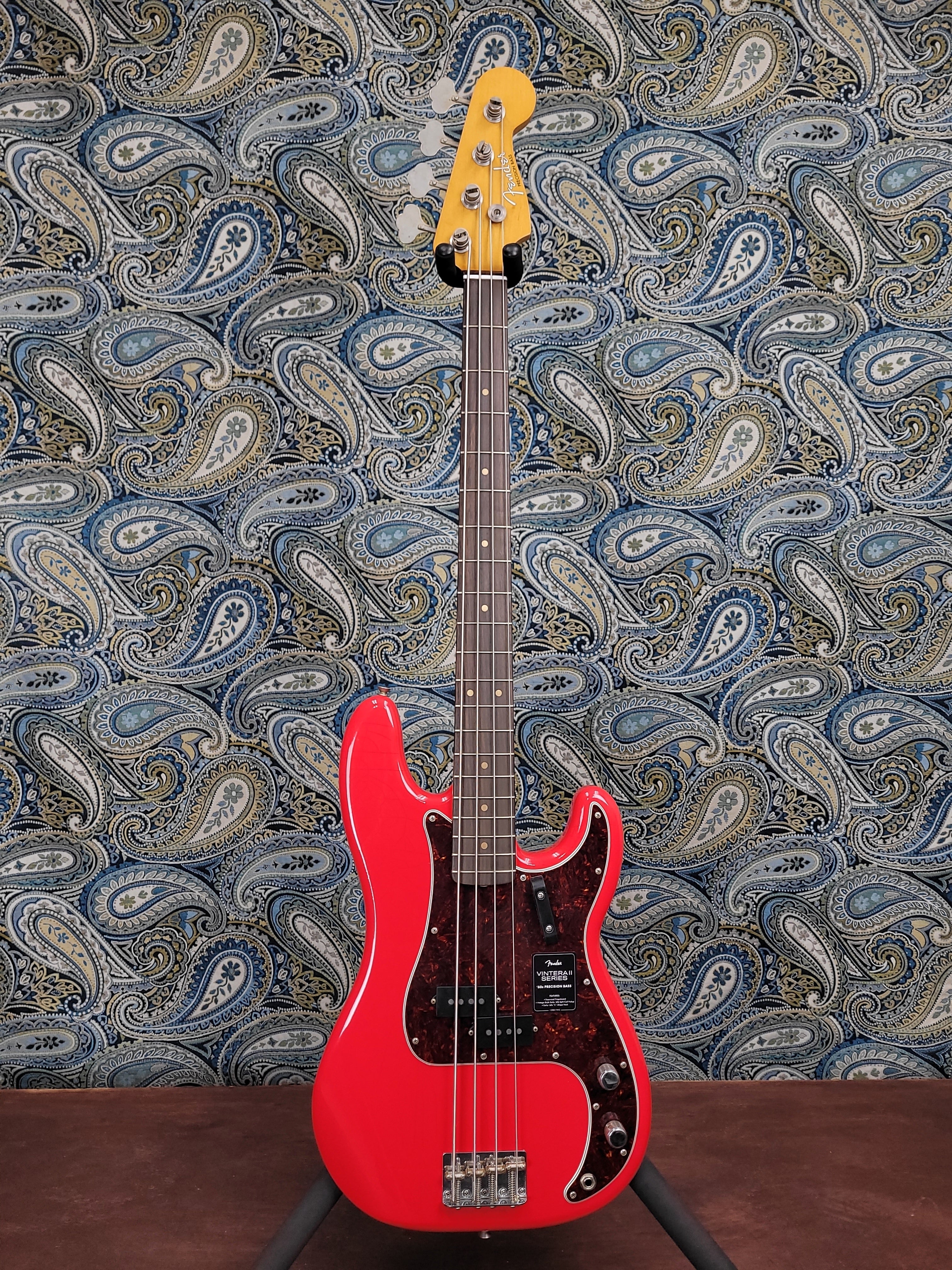 Fender Vintera II Road Worn '60s Precision Bass Fiesta Red
