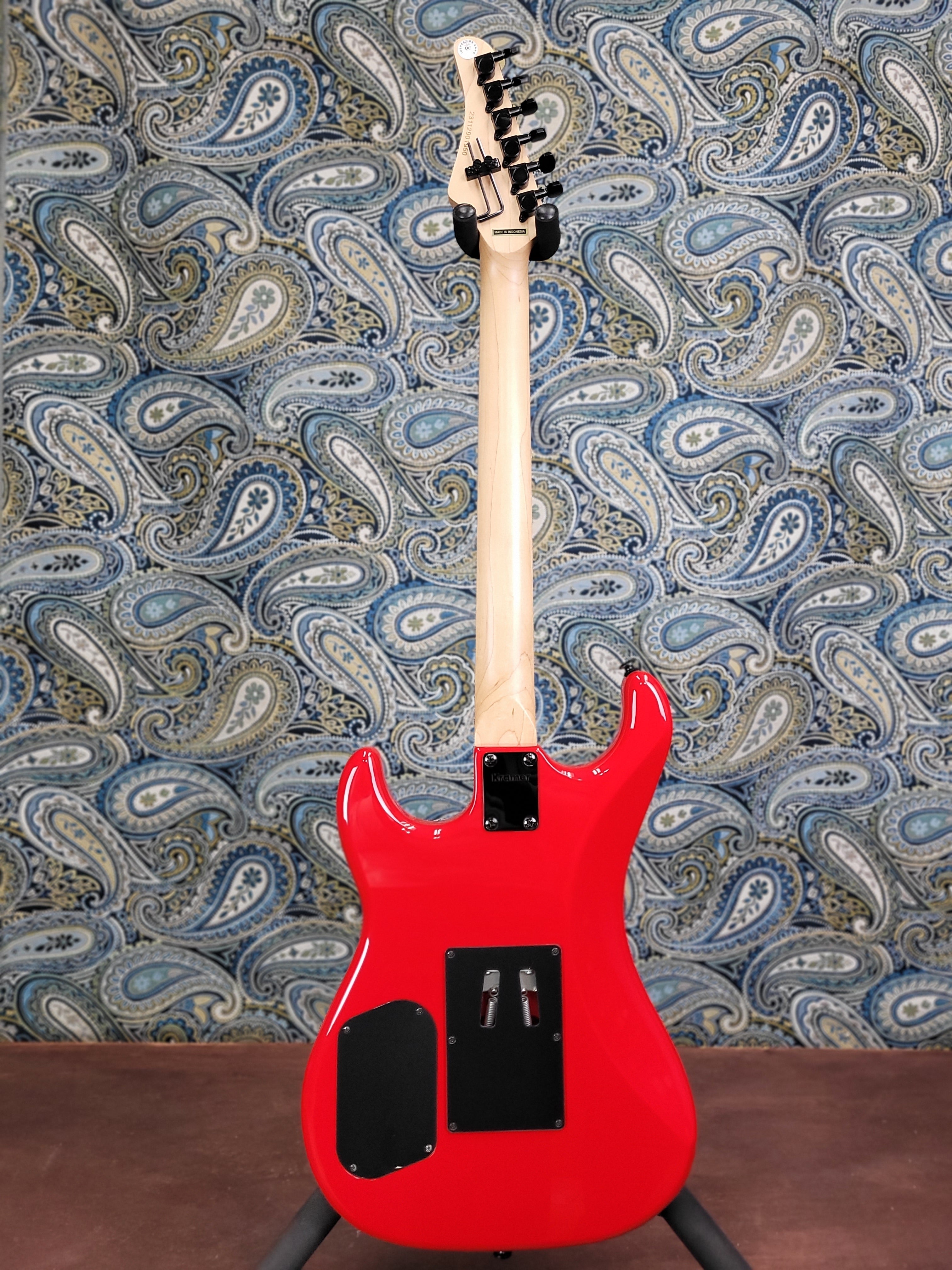 Used Kramer Pacer Carrera Defender Red w/Bag