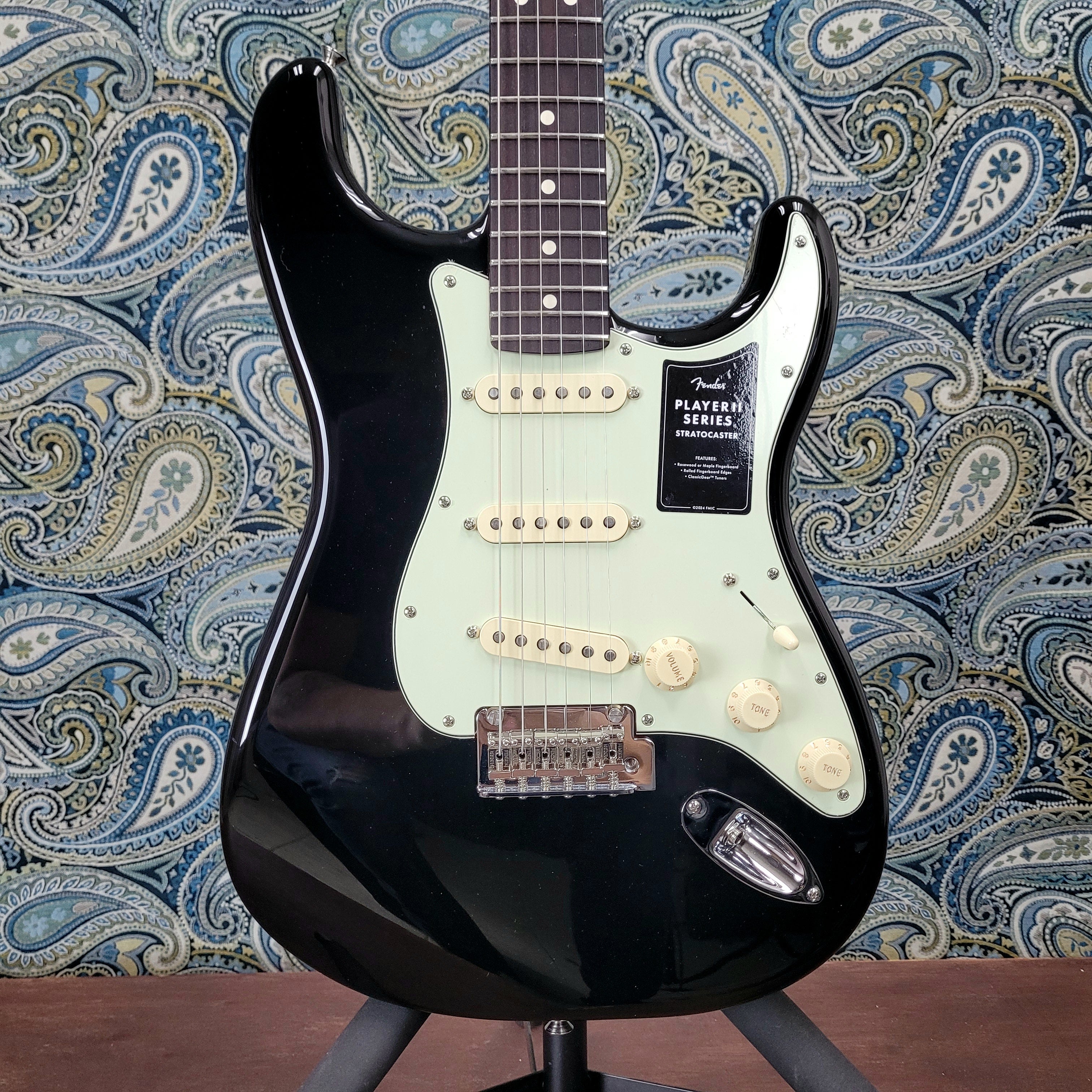 Fender Limited Edition Player II Stratocaster Roasted Maple Neck Black