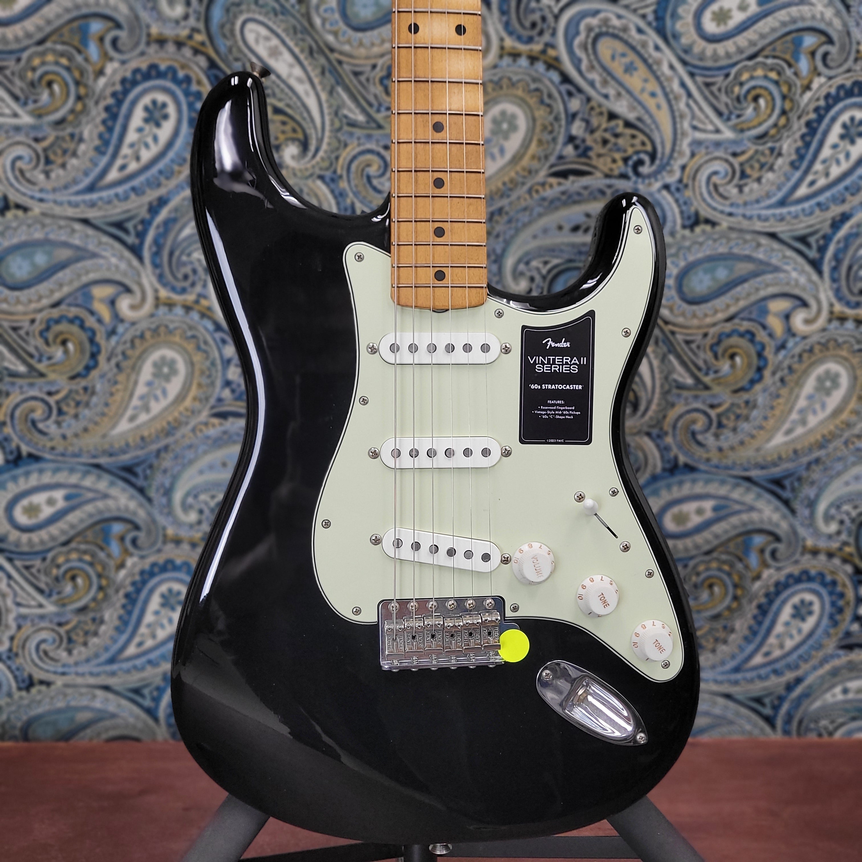 Fender Vintera II Road Worn '60s Stratocaster Black Maple Fingerboard