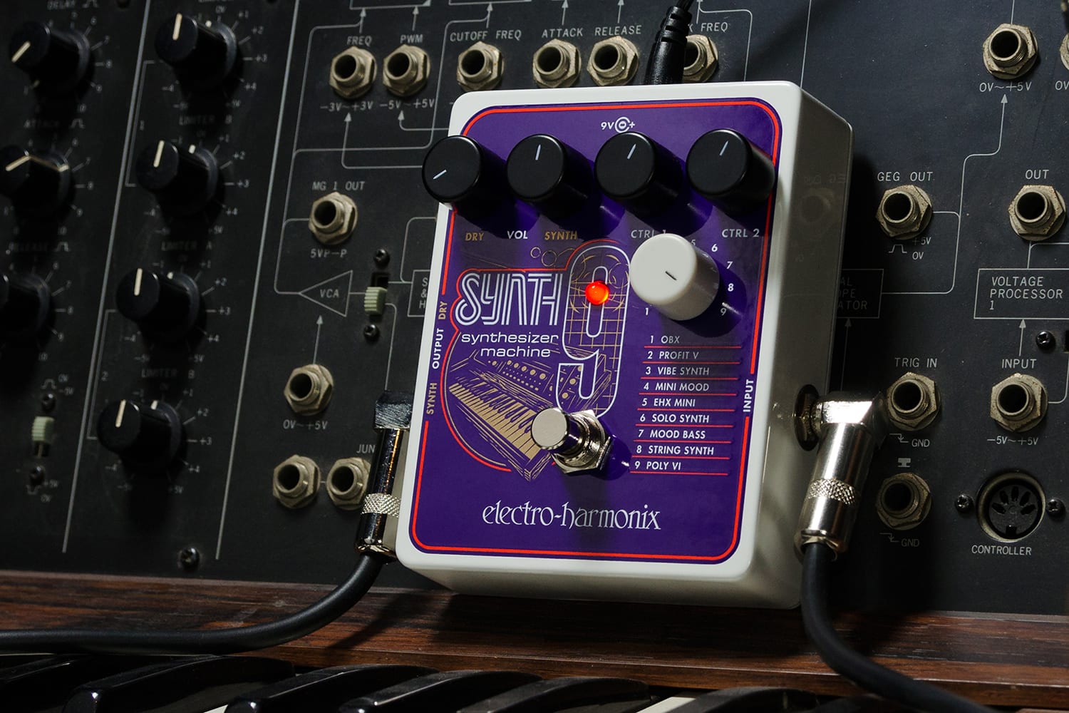 Electro-Harmonix SYNTH9 Synthesizer Machine Guitar Pedal